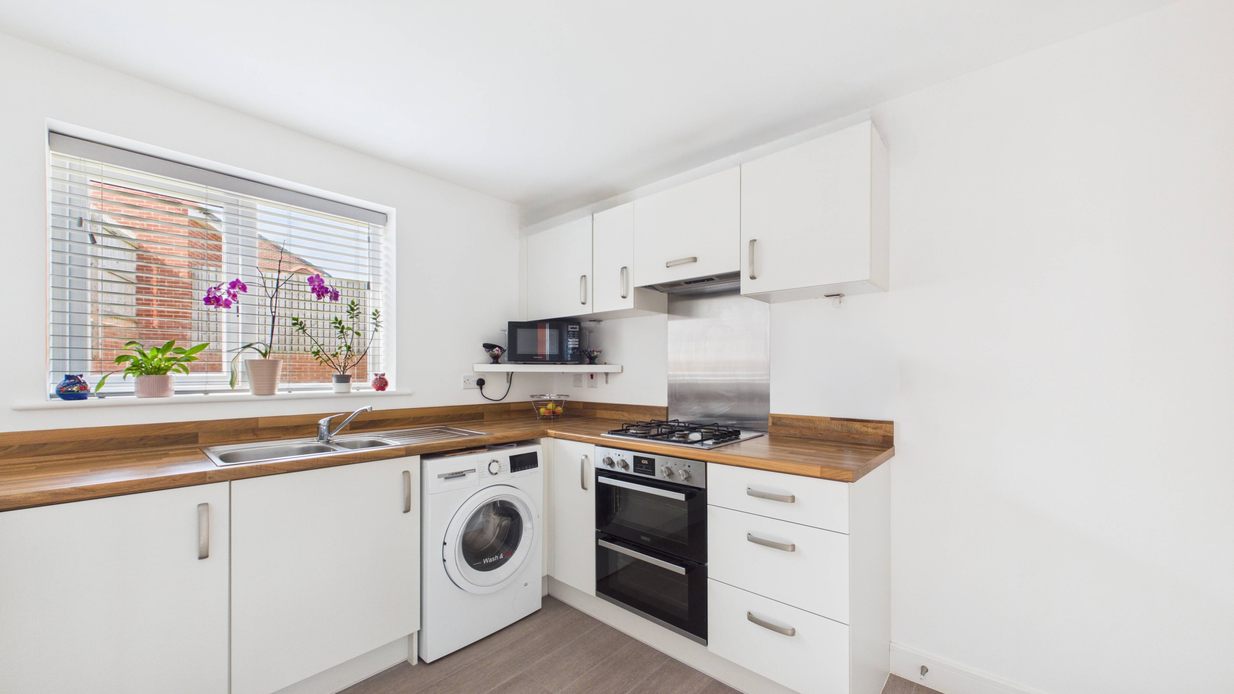 Image 7 - Kitchen (2)