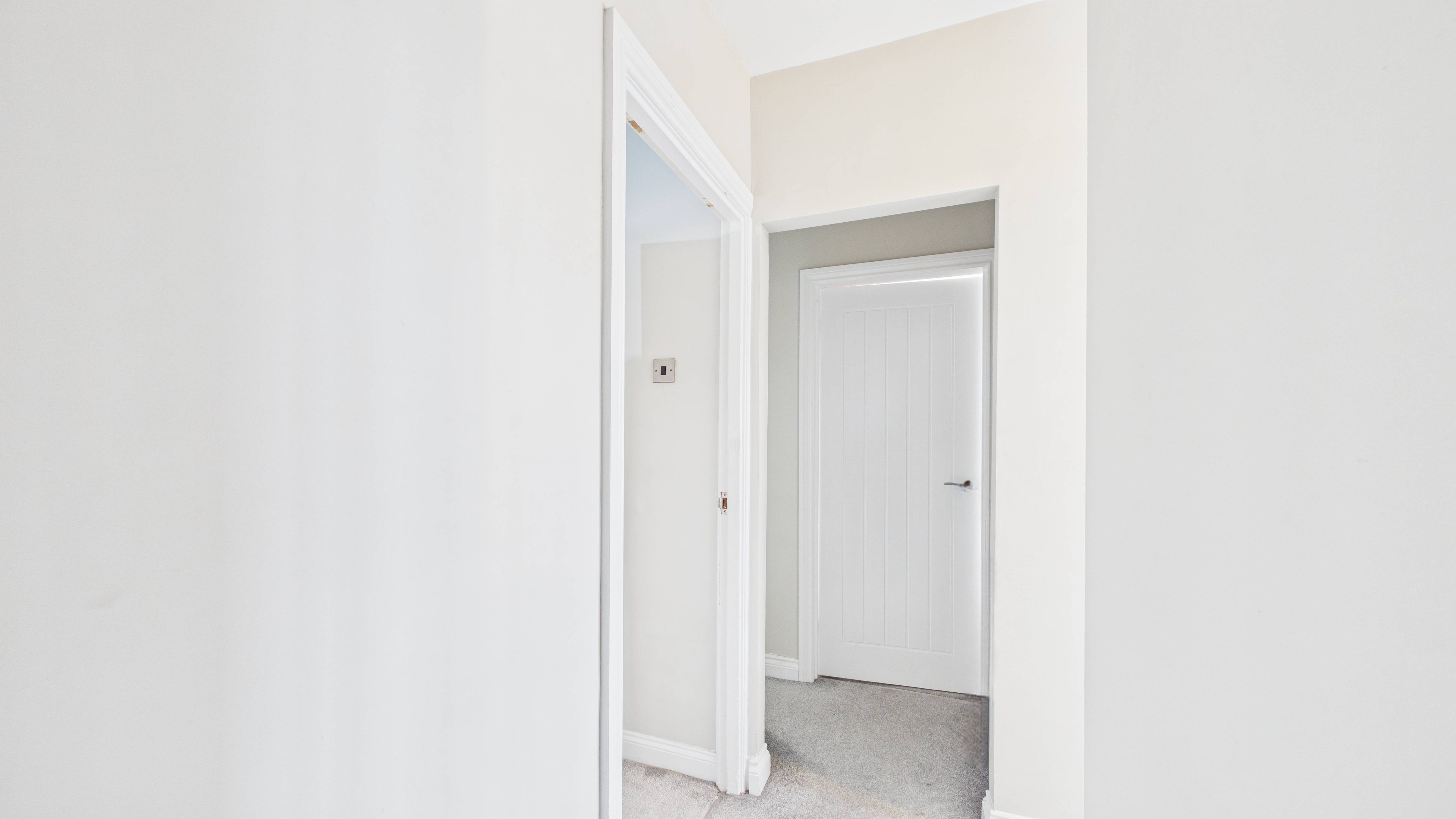 Image 12 - Landing (2)