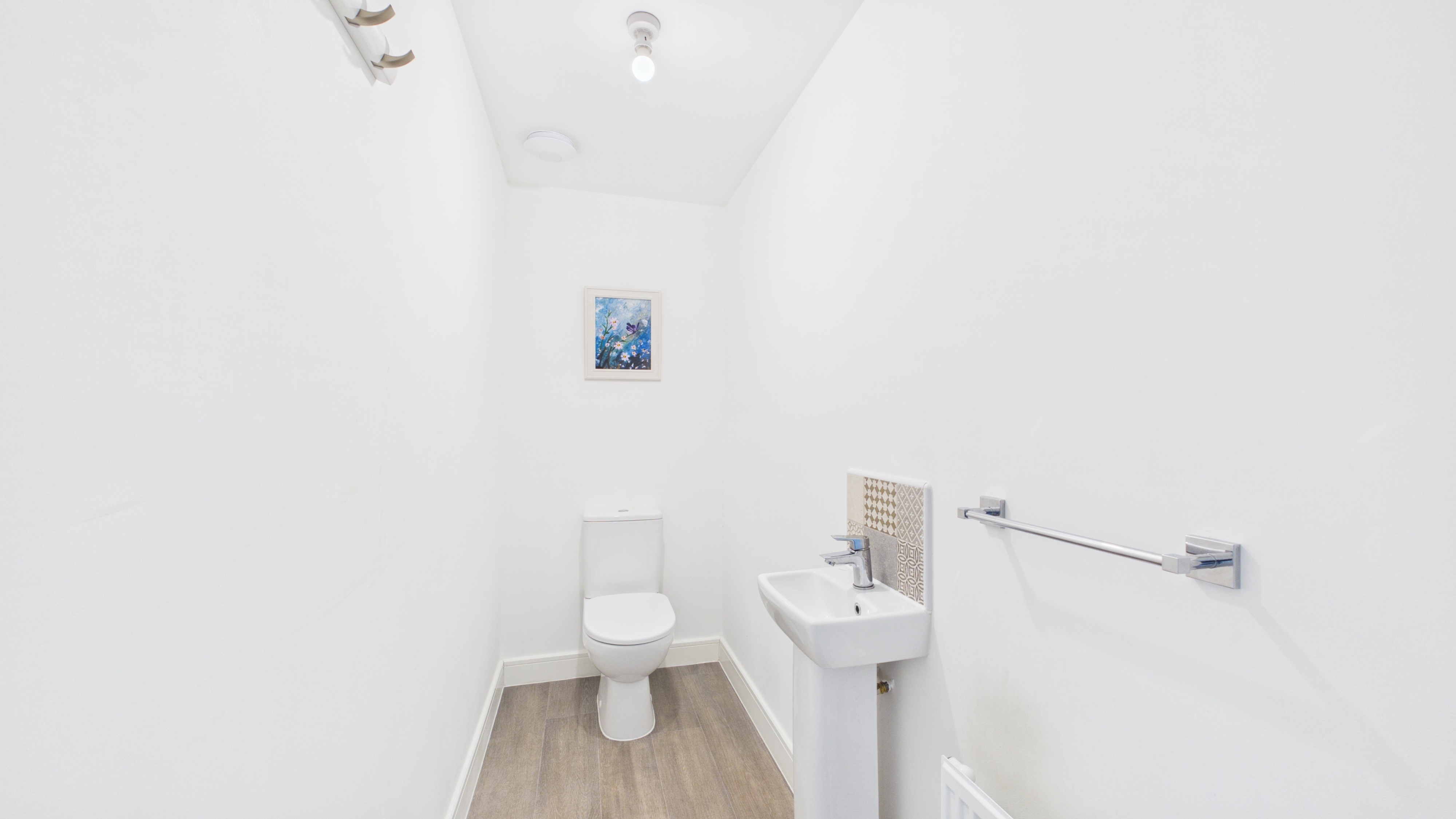 Image 11 - Downstairs WC (1)