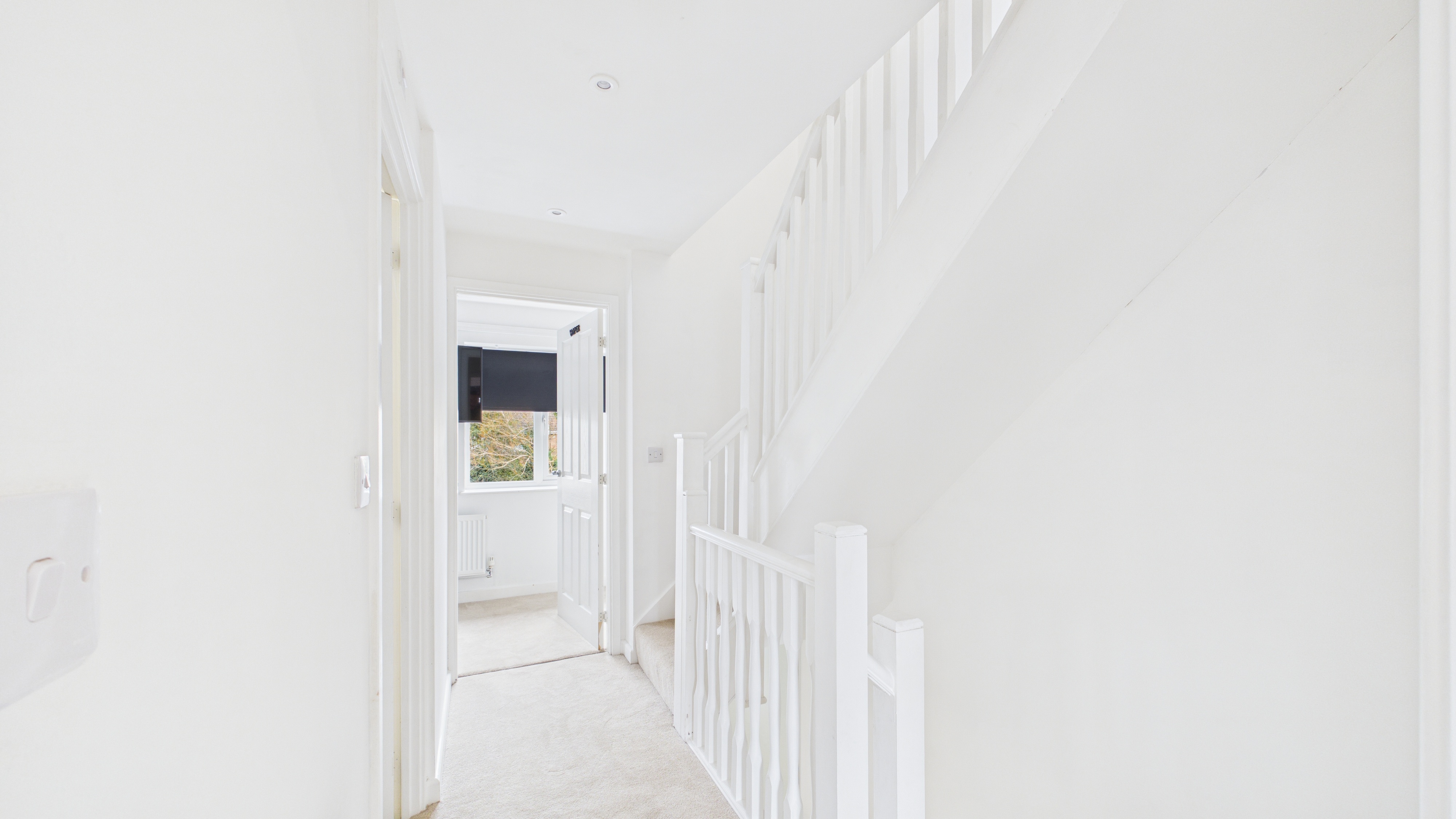 Image 14 - Landing (2)