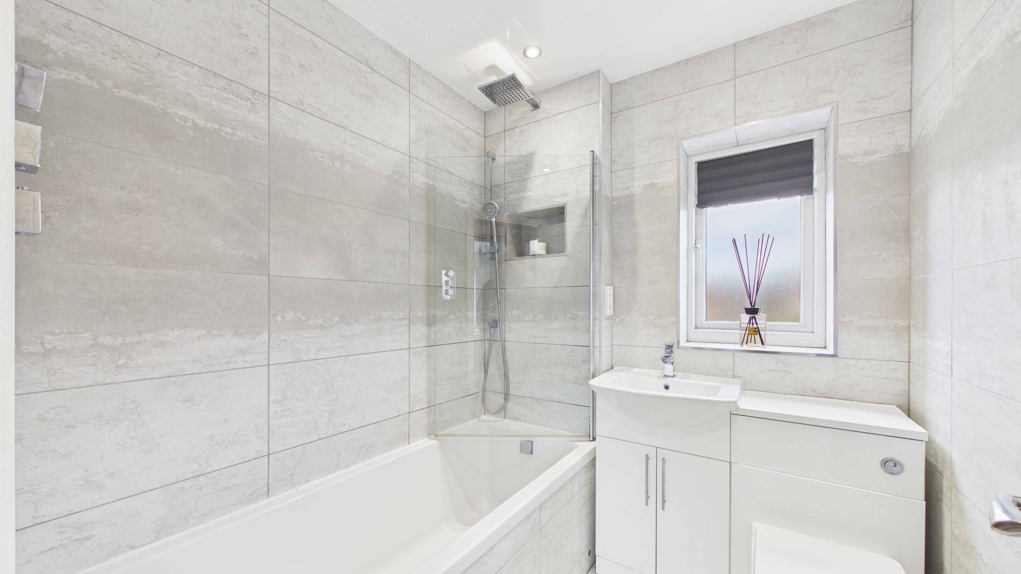 Image 14 - Bathroom