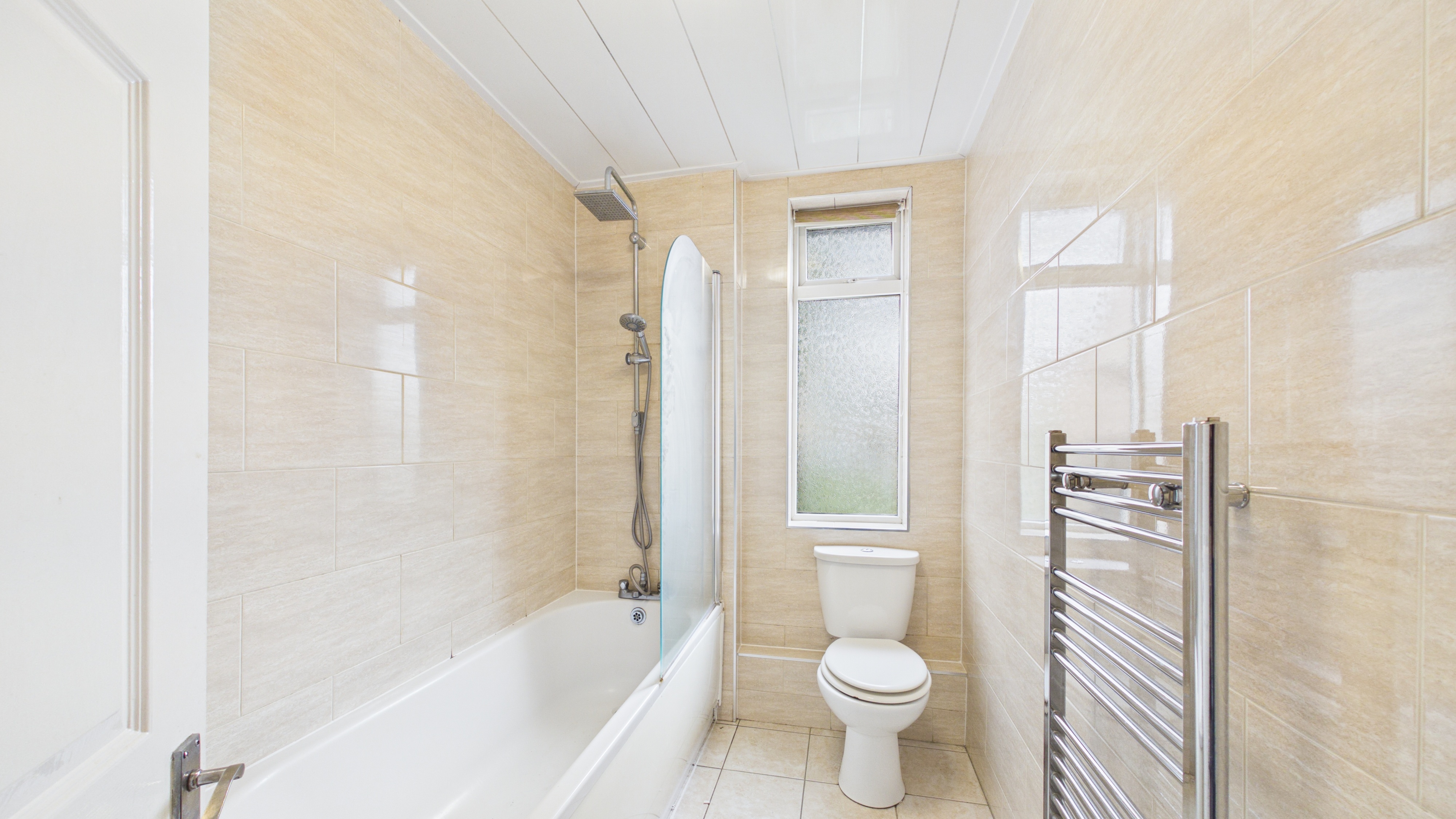 Image 14 - Bathroom (1)