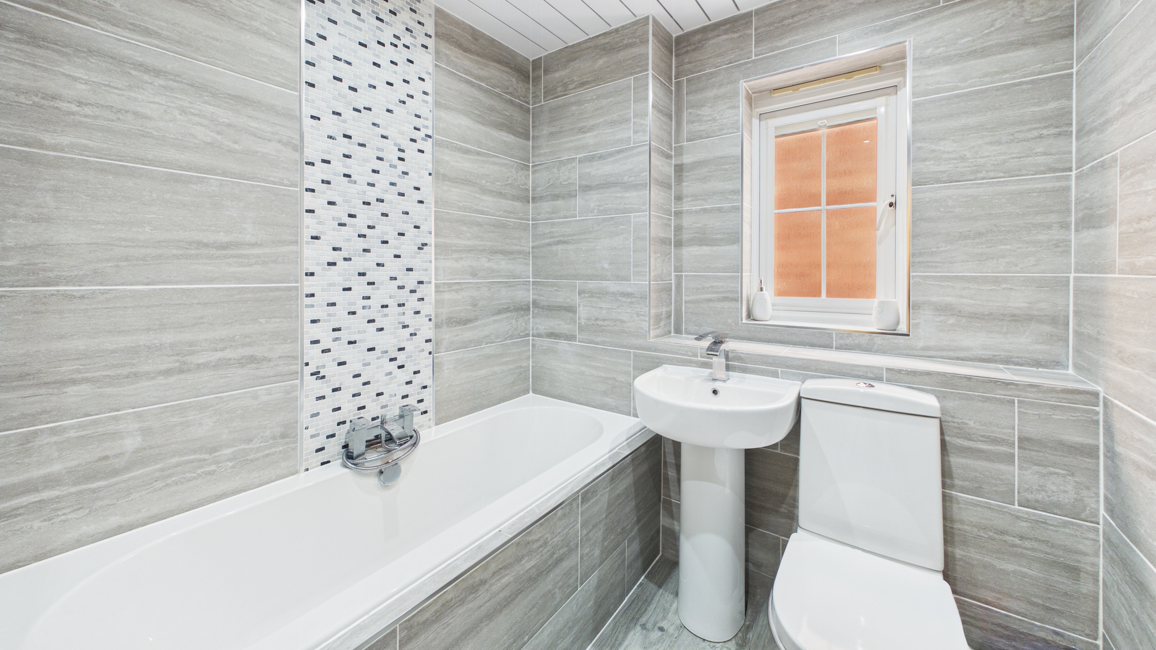 Image 14 - Family Bathroom