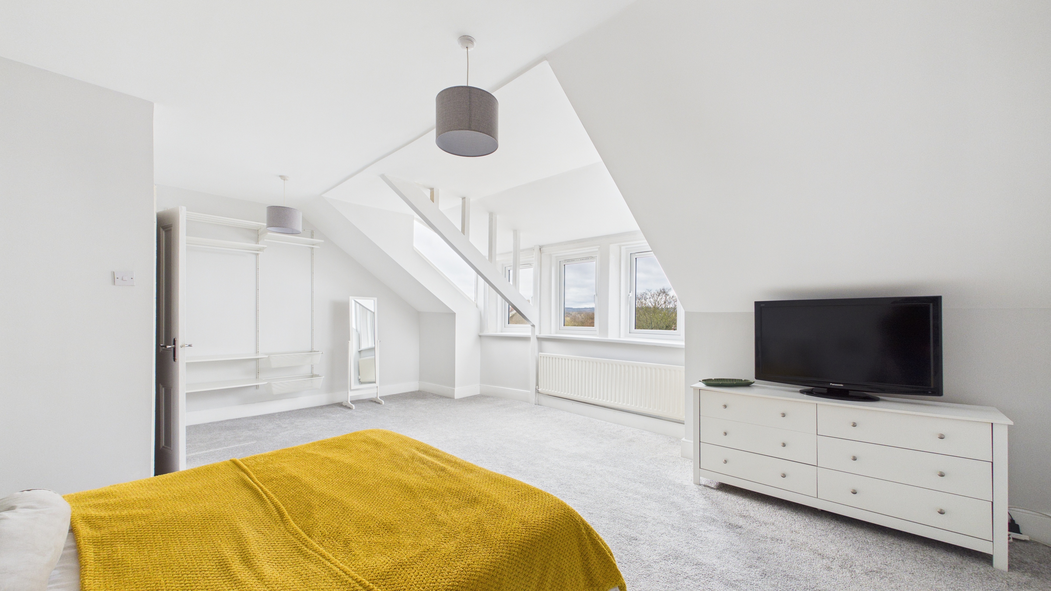 Image 12 - Master Bedroom (3)