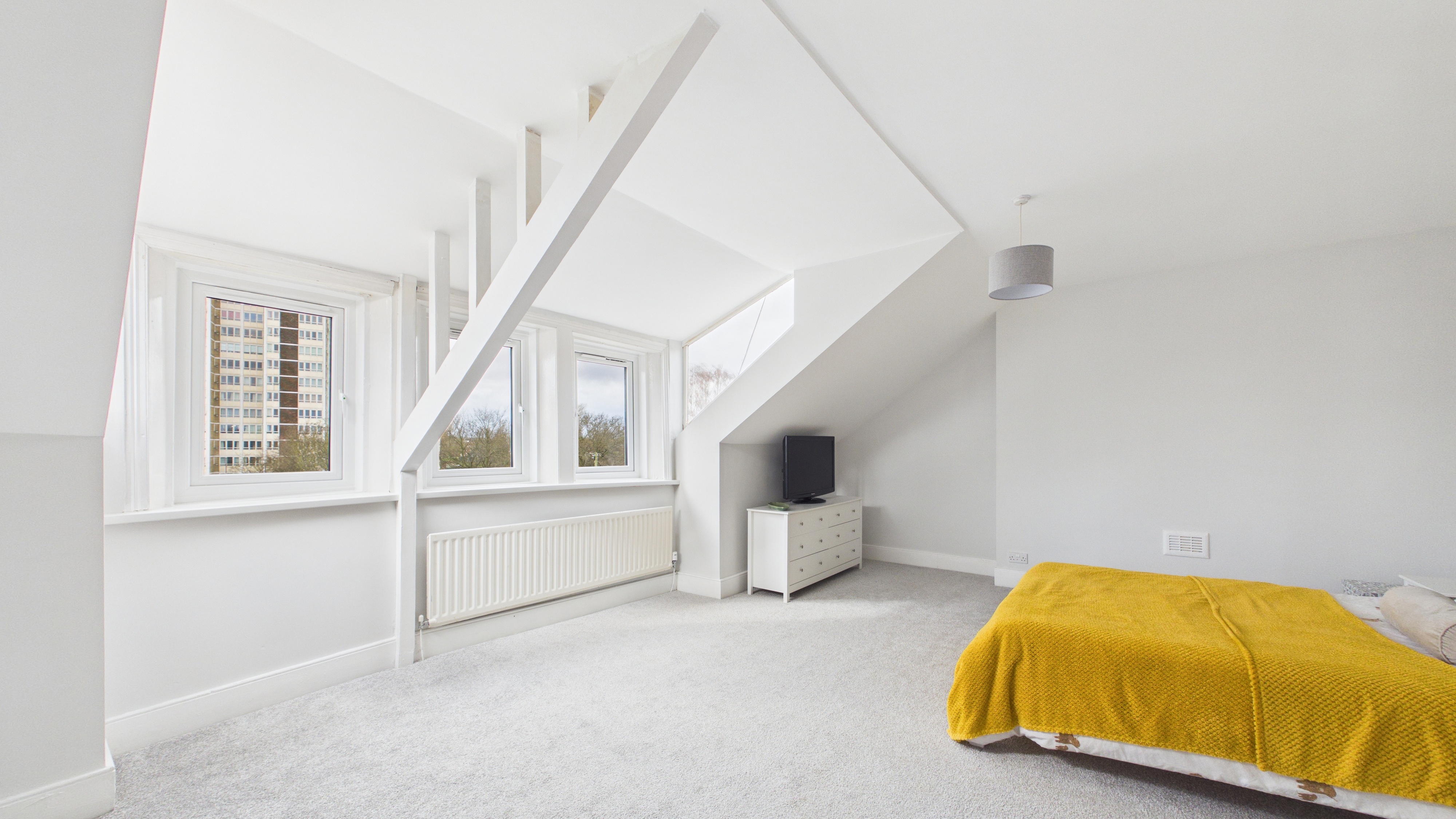 Image 13 - Master Bedroom (4)