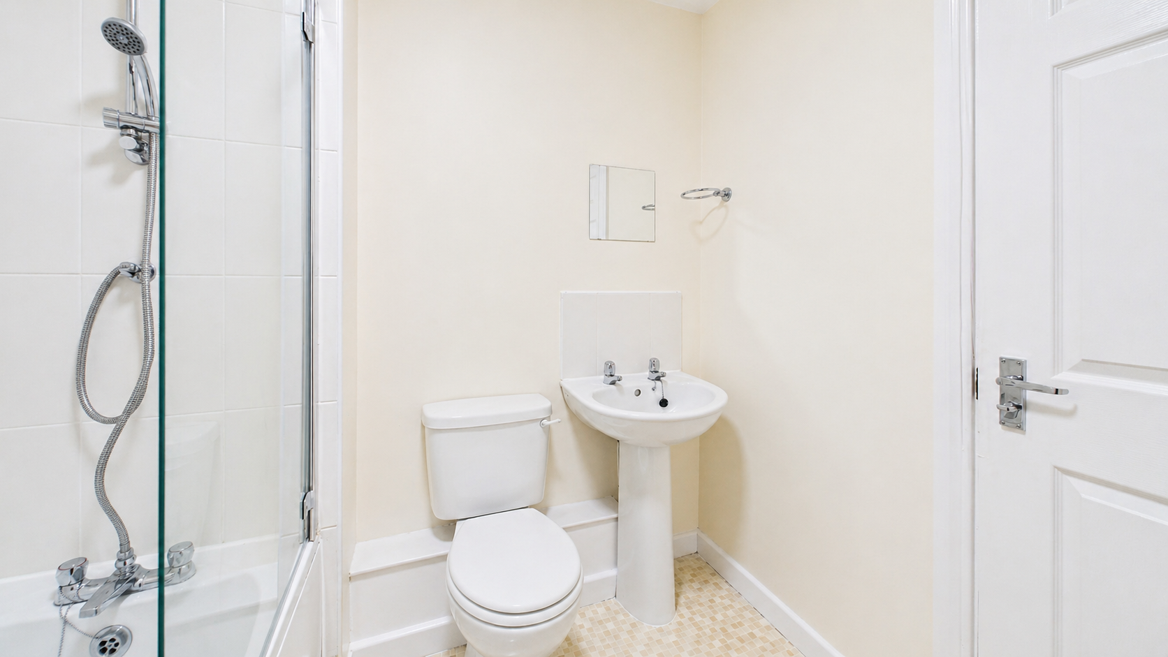 Image 18 - Bathroom (2)