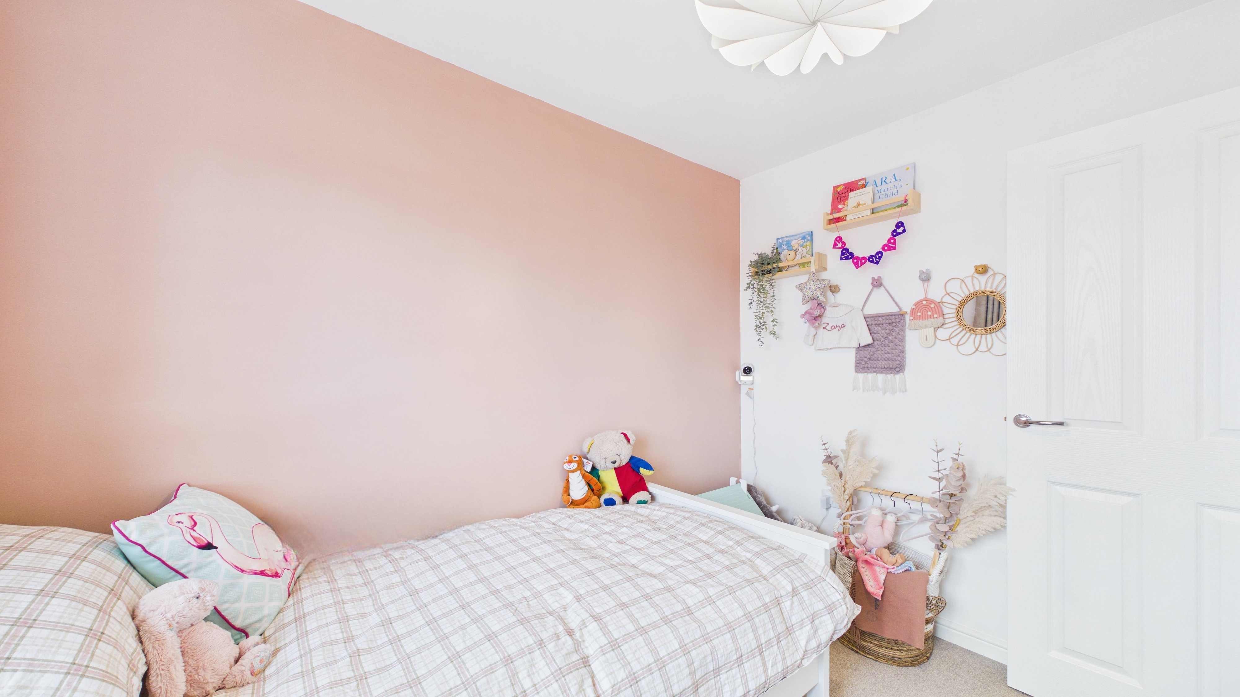 Image 20 - Bedroom 3 (2)