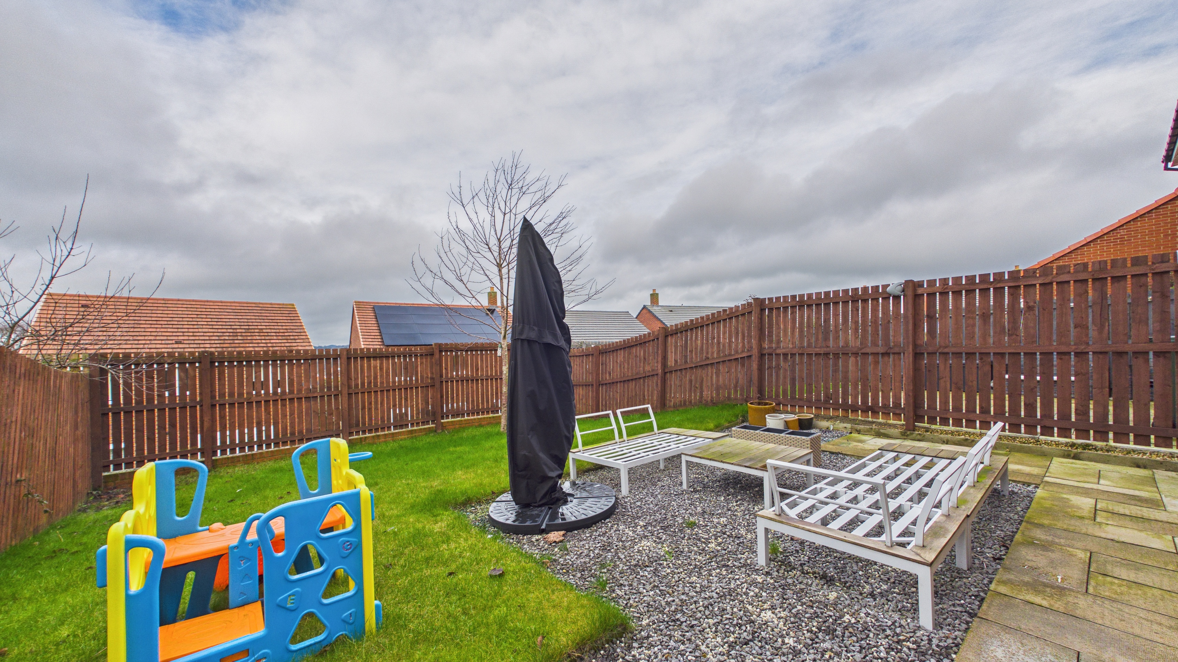 Image 23 - Back Garden (1)