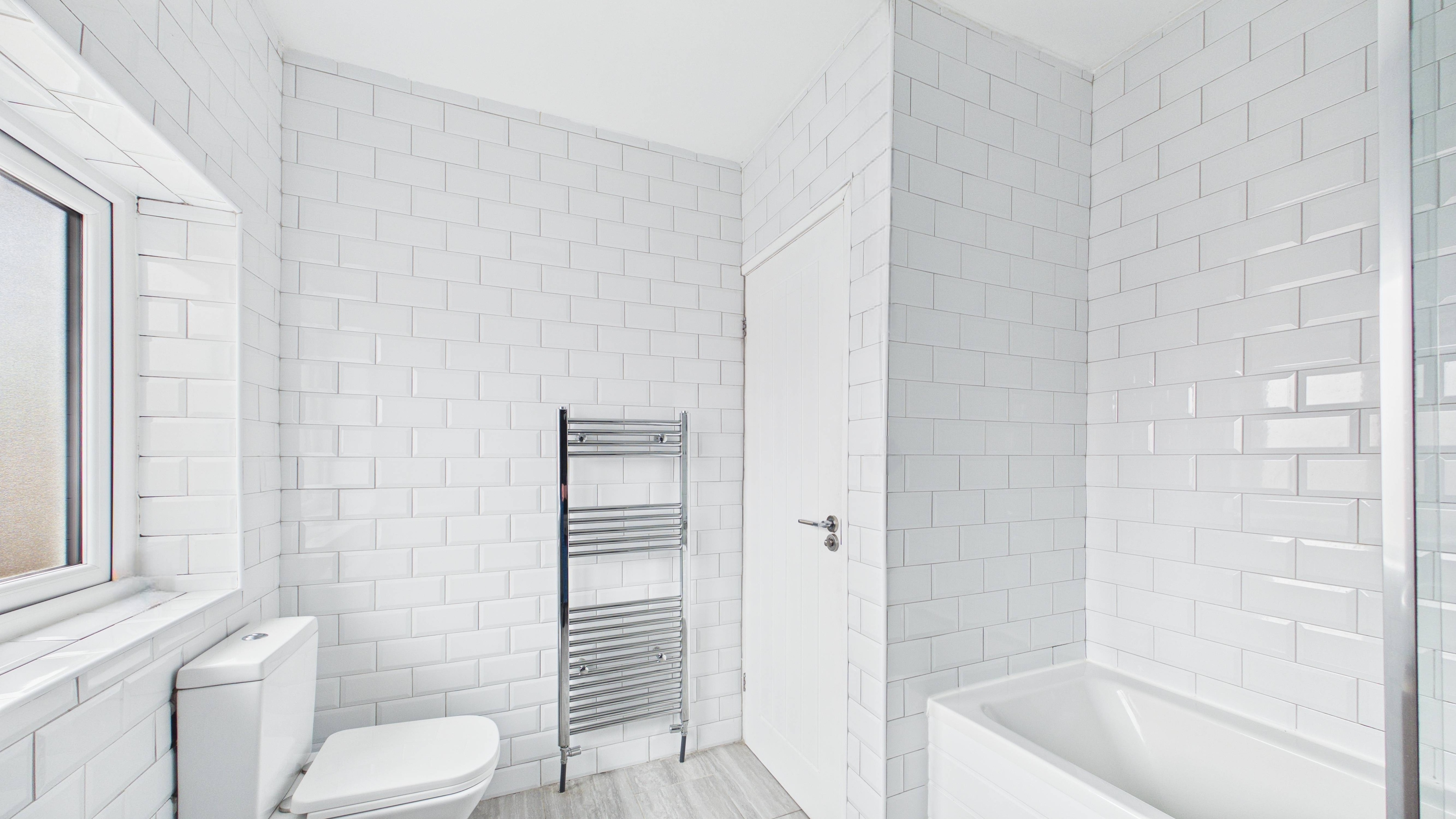 Image 22 - Bathroom (3)