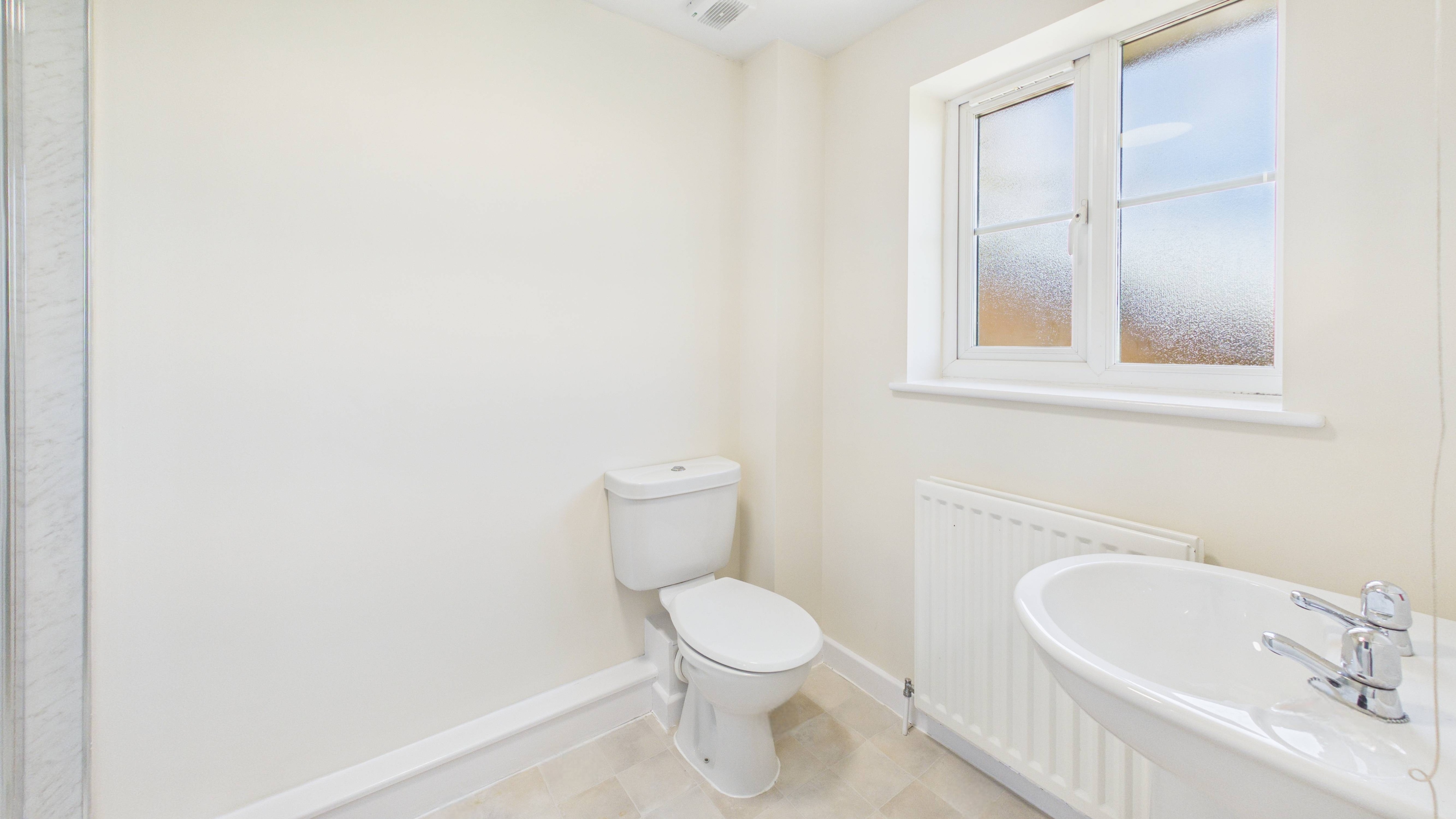 Image 22 - Ensuite (1)