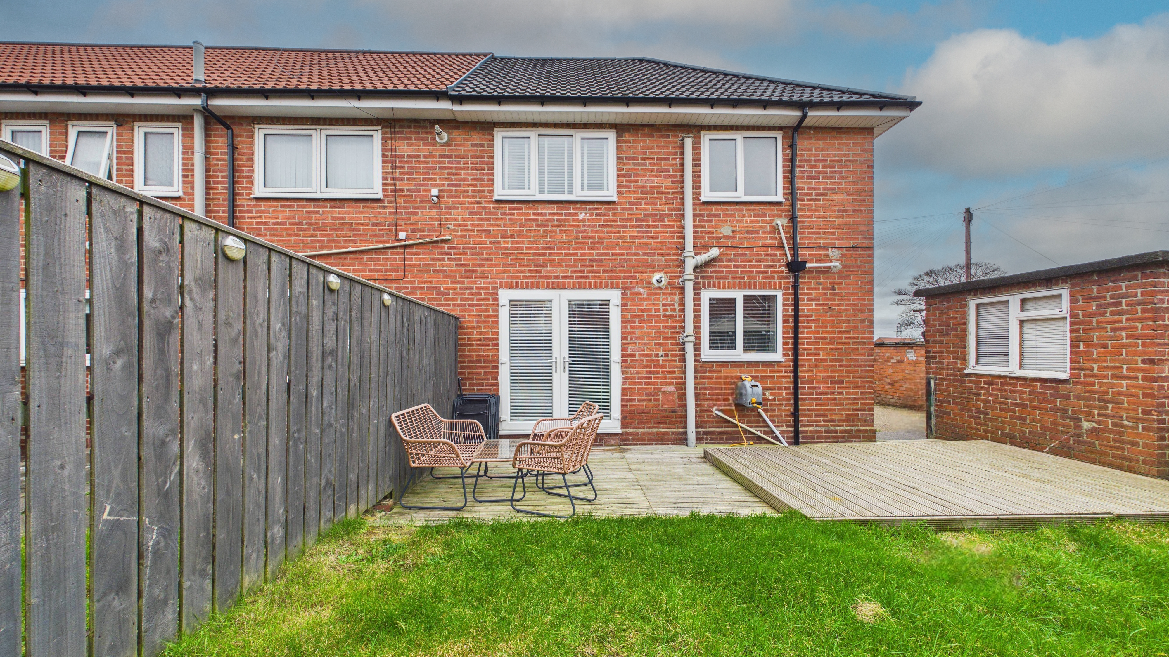 Image 24 - Back Garden (2)