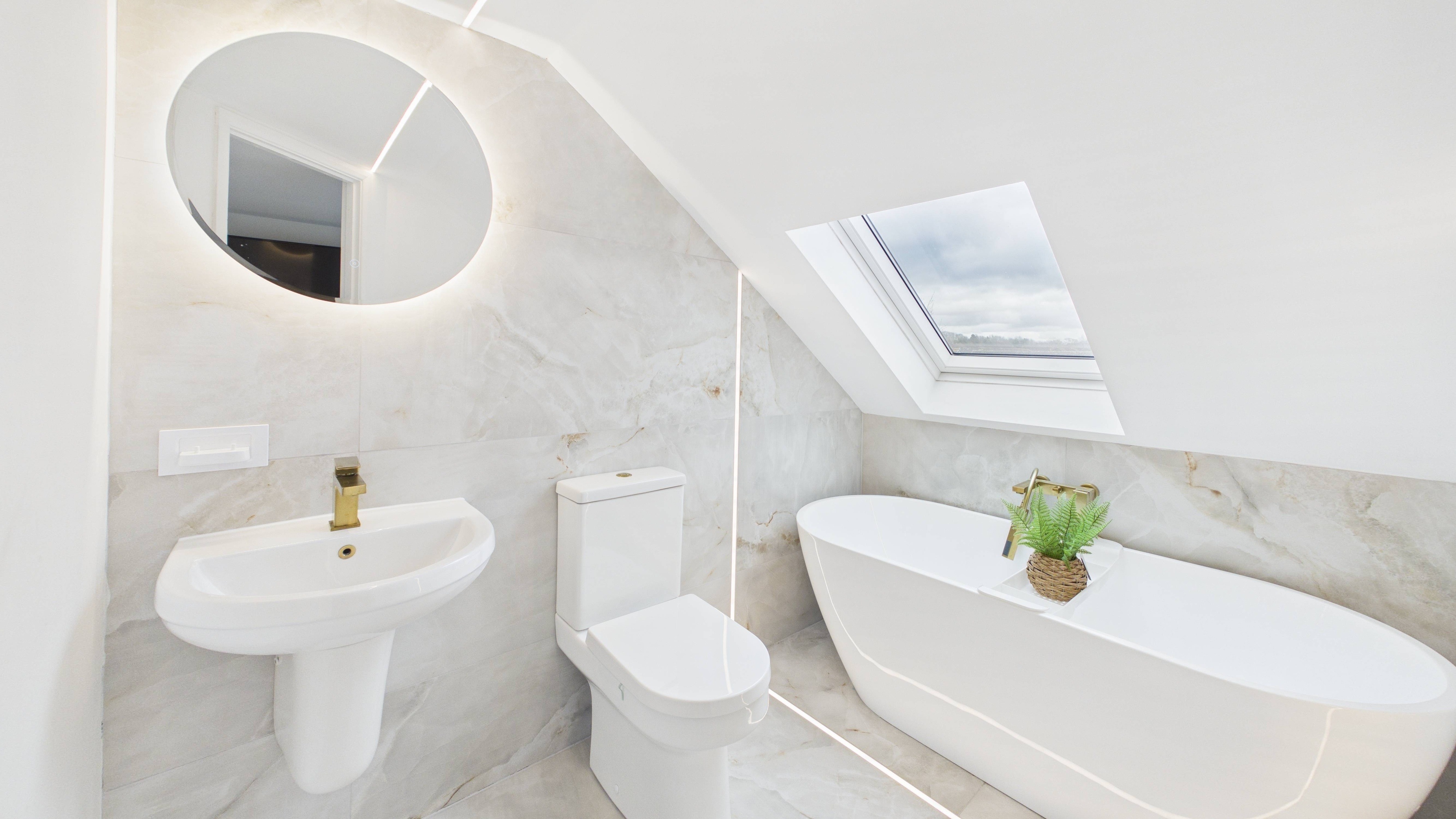 Image 25 - Ensuite (1)