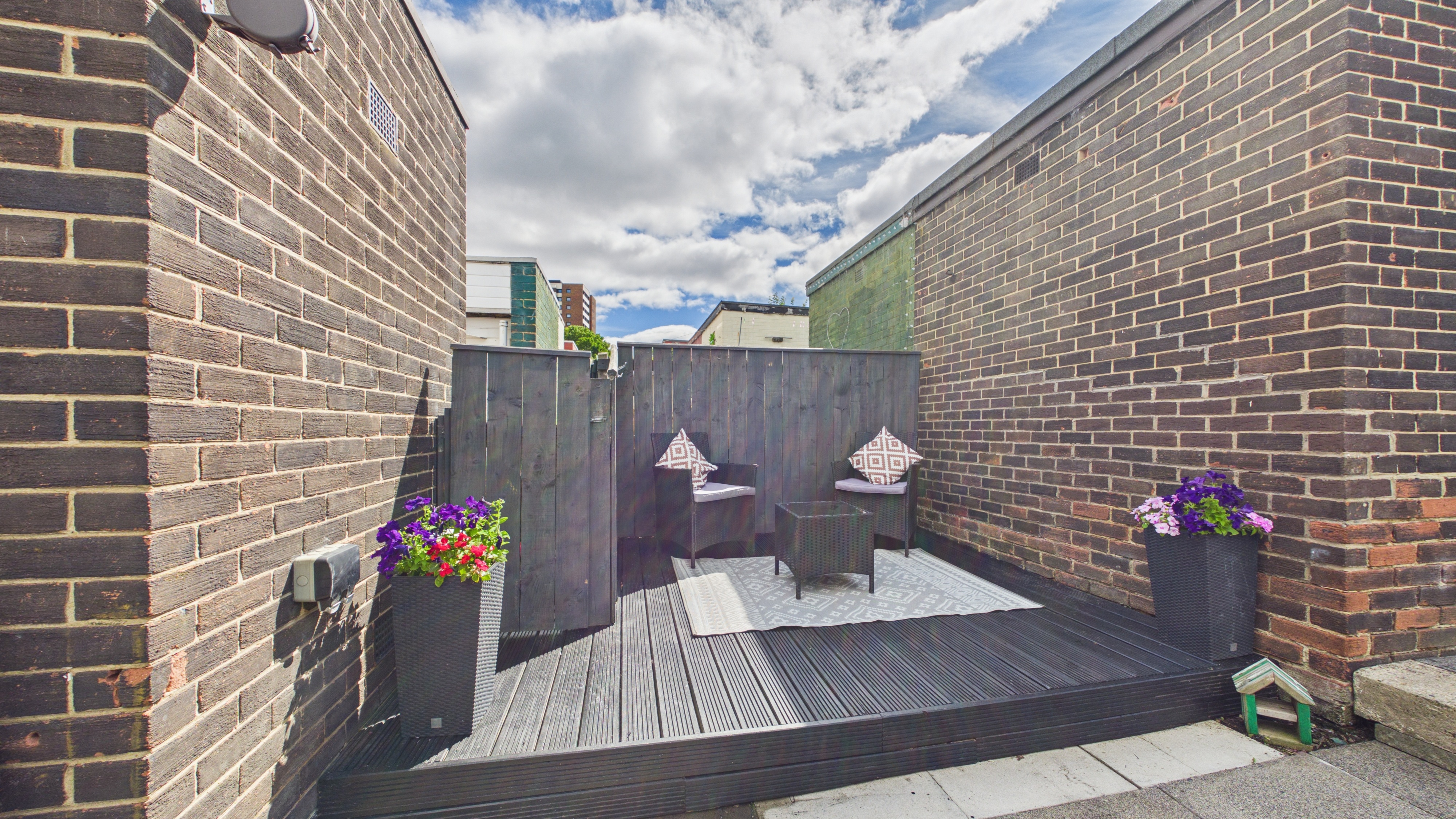 Image 23 - Back Garden (2)