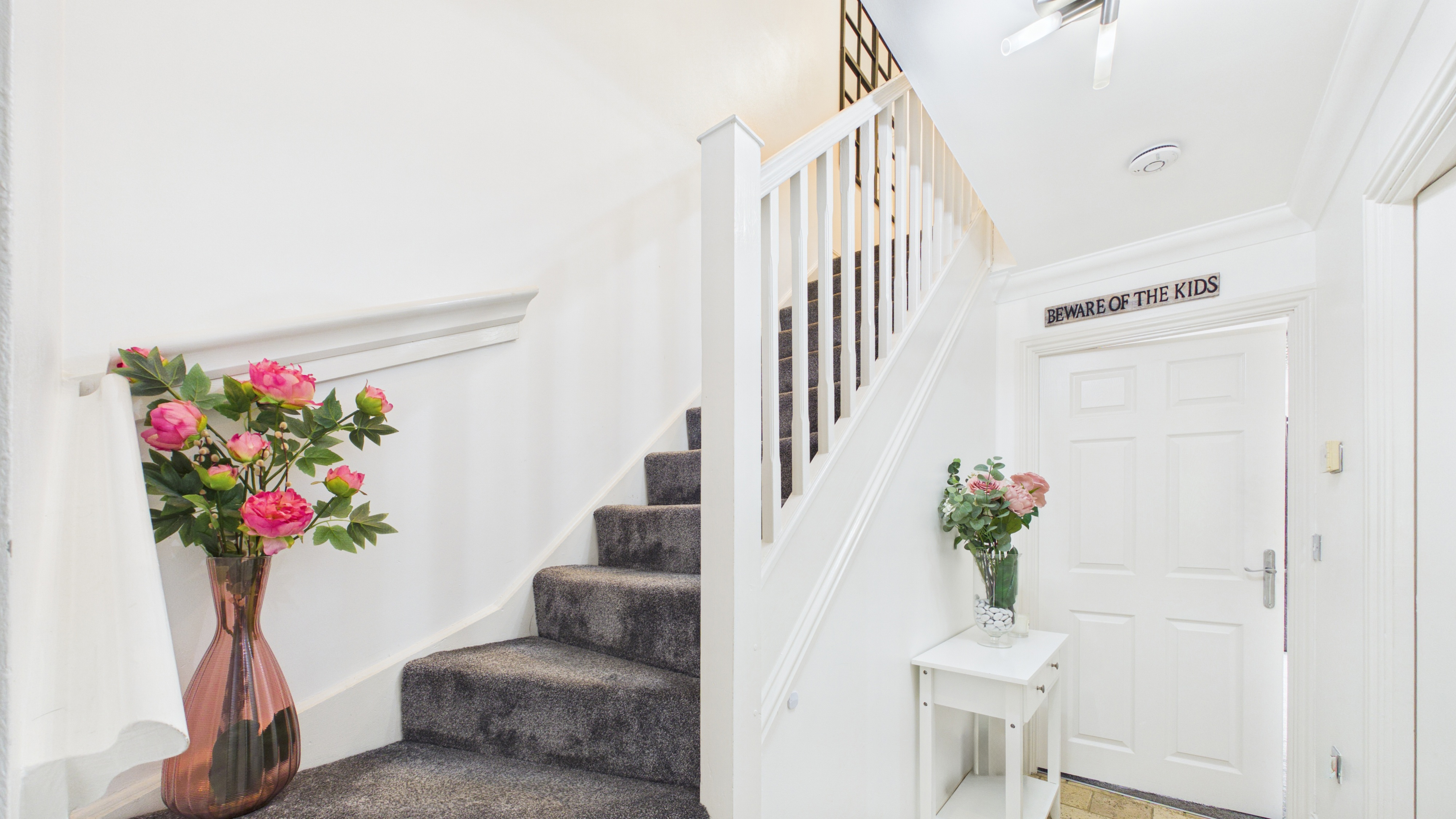 Image 12 - Entrance Hallway (2)