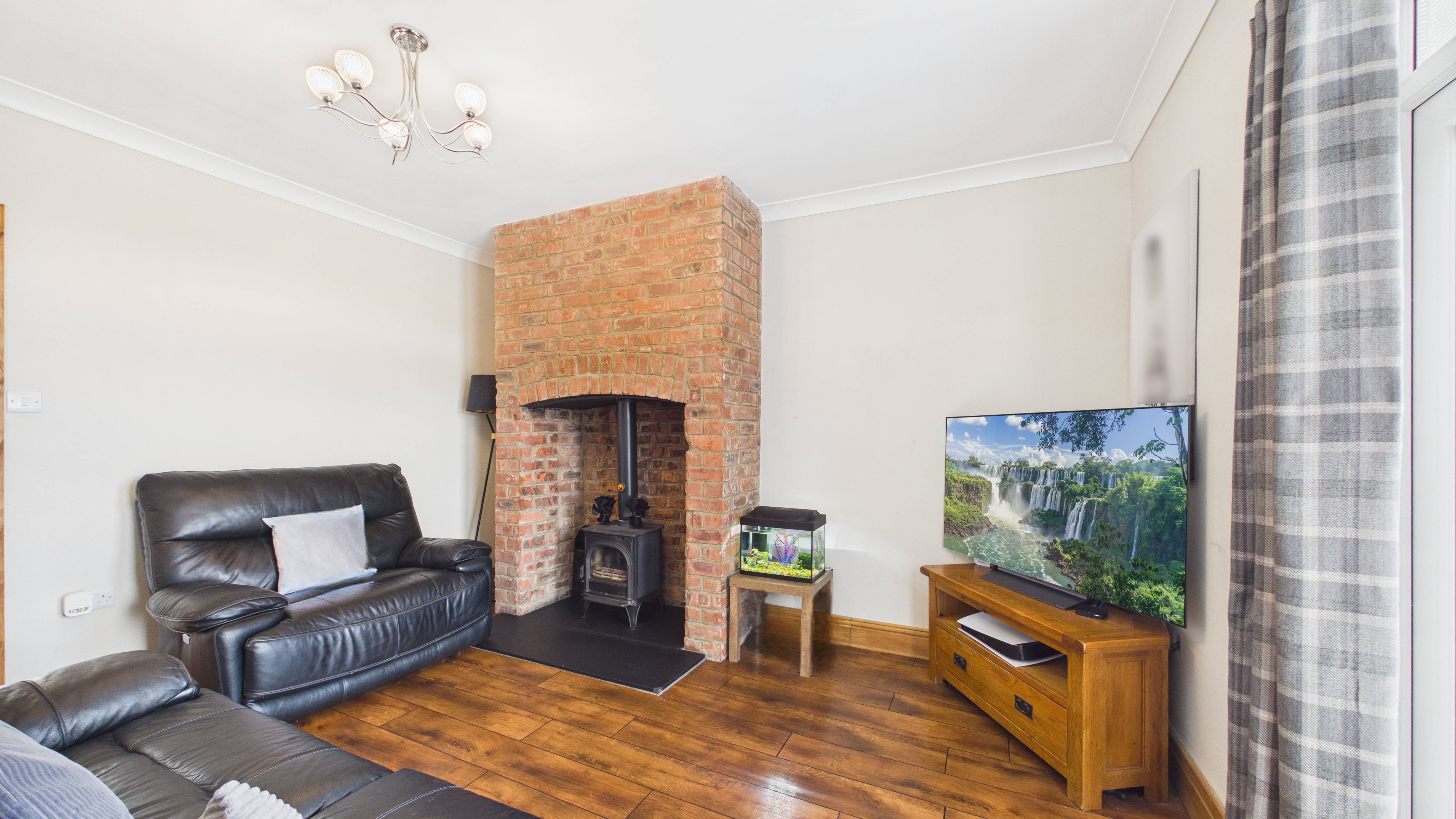 Image 2 - Living Room (2)