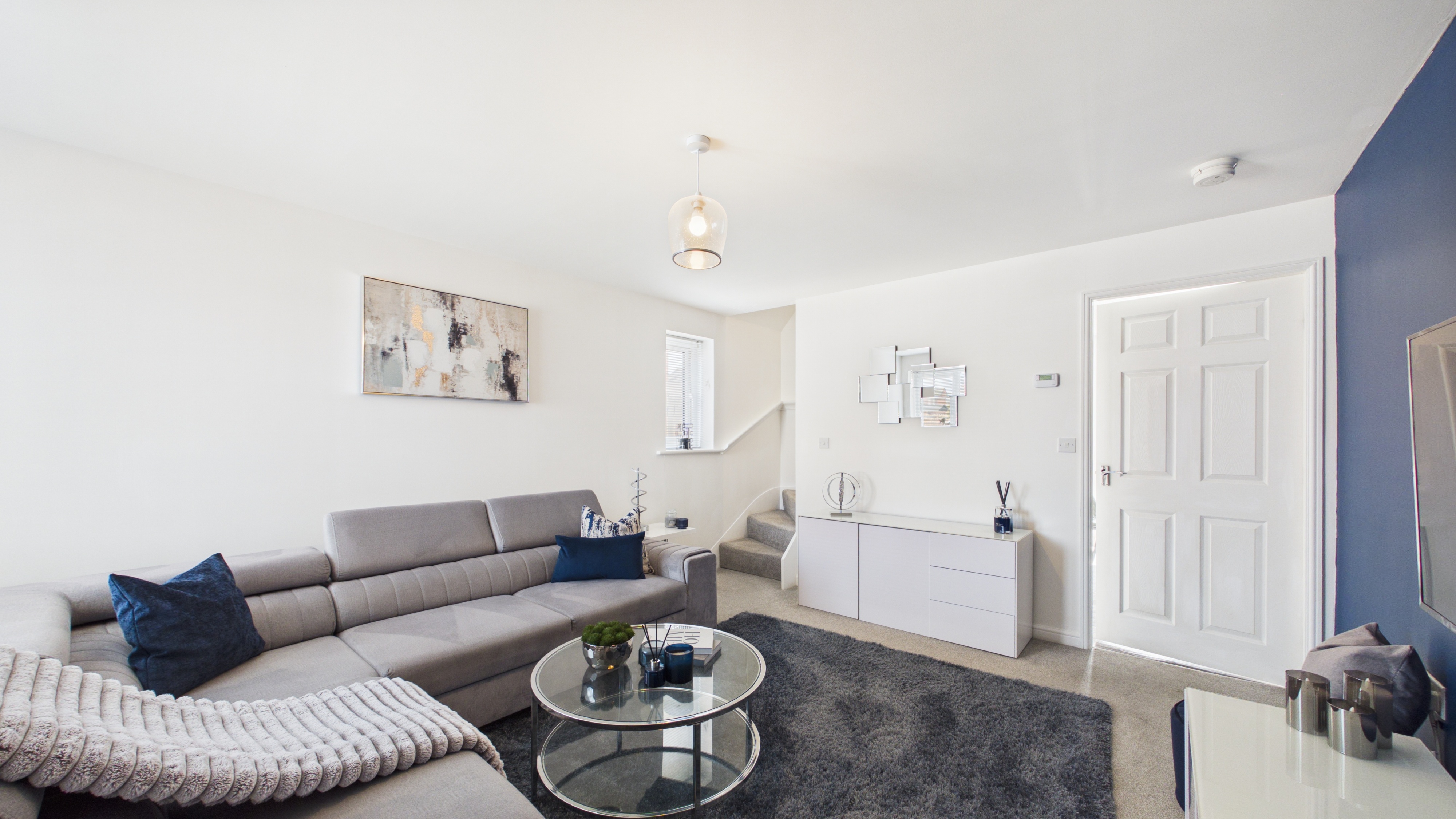 Image 3 - Living Room (1)