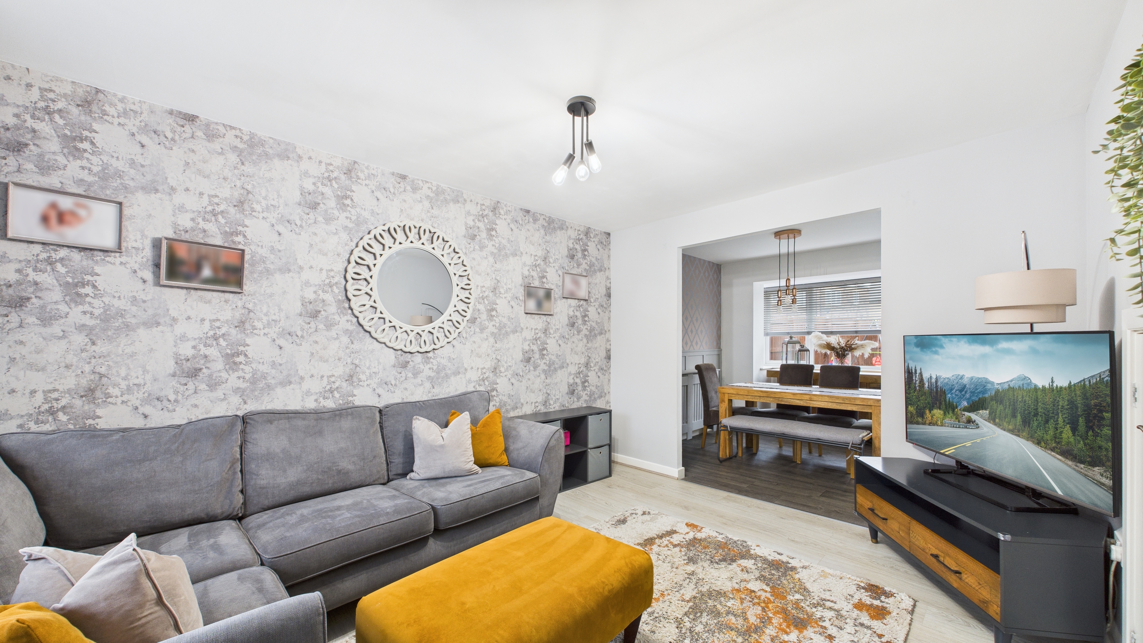 Image 3 - Living Room (1)