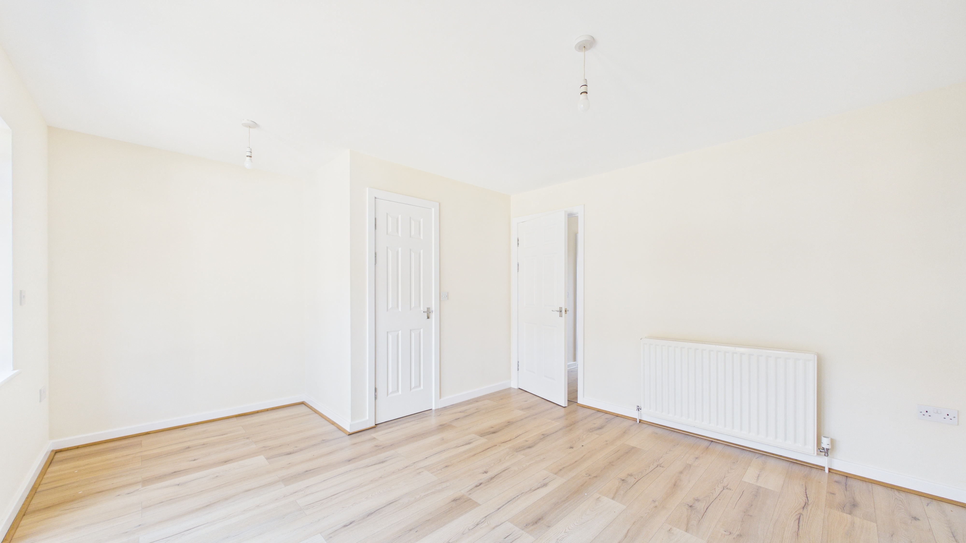 Image 5 - Living Room (2)