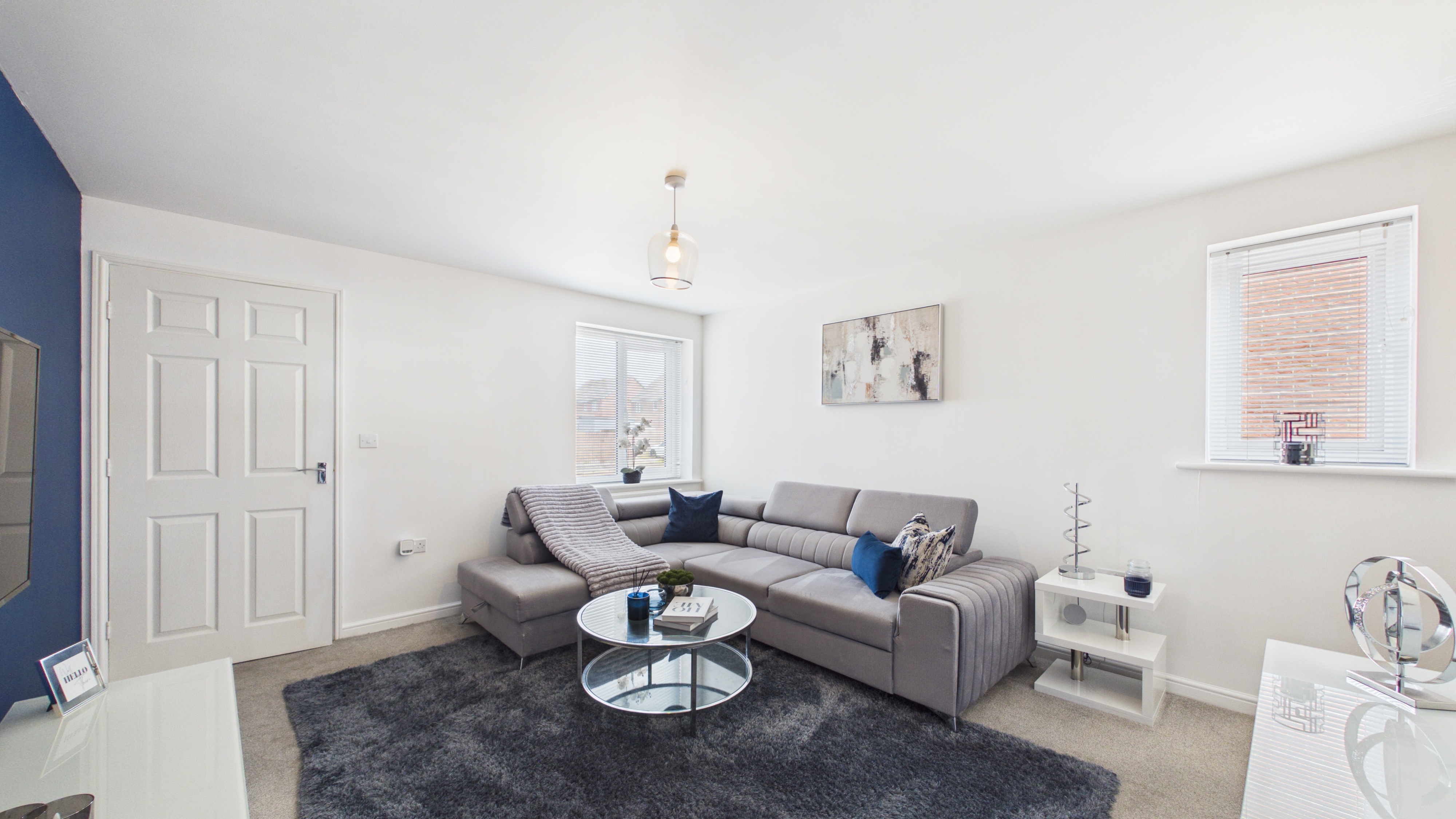 Image 5 - Living Room (3)