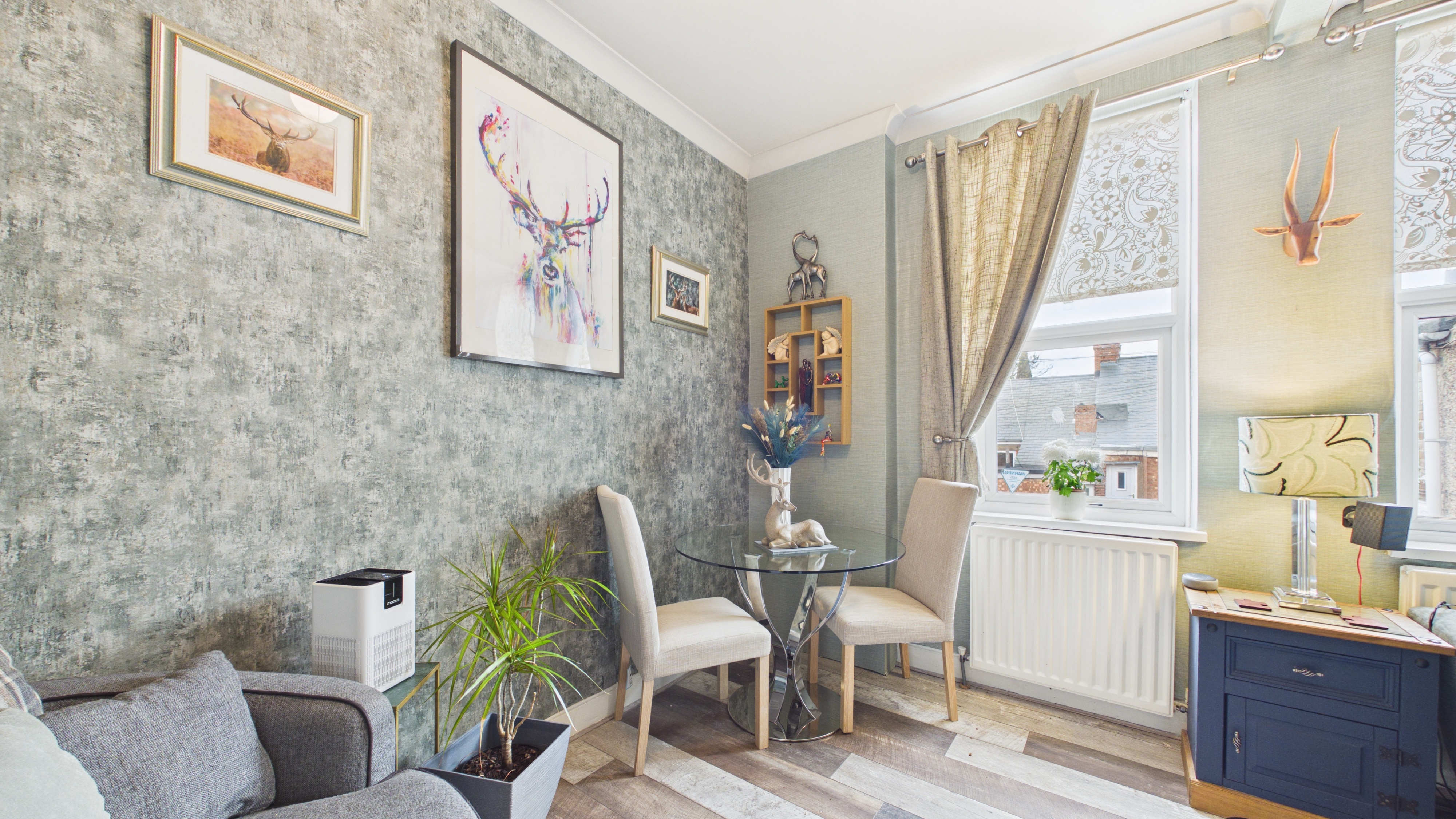Image 5 - Living Room / Dining Room (2)