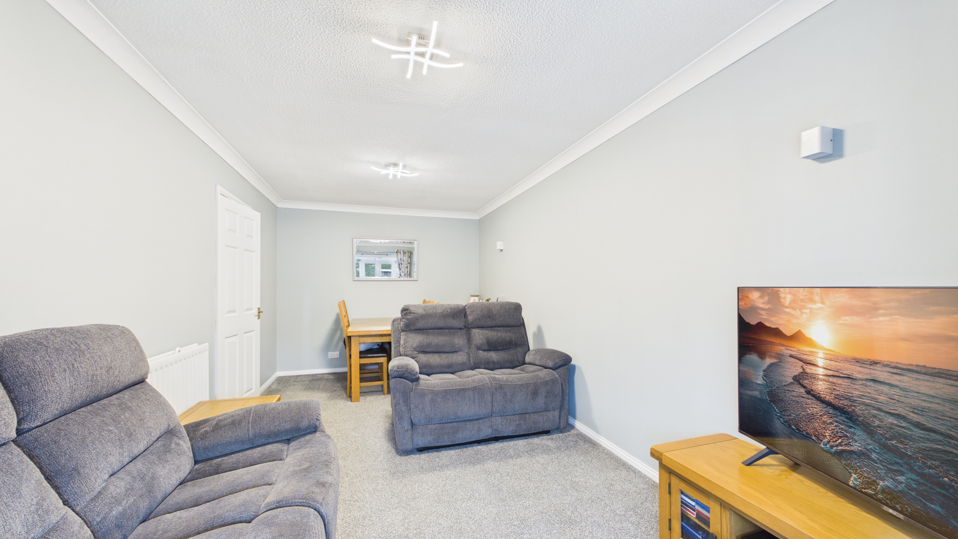 Image 6 - Living / Dining Room (2)