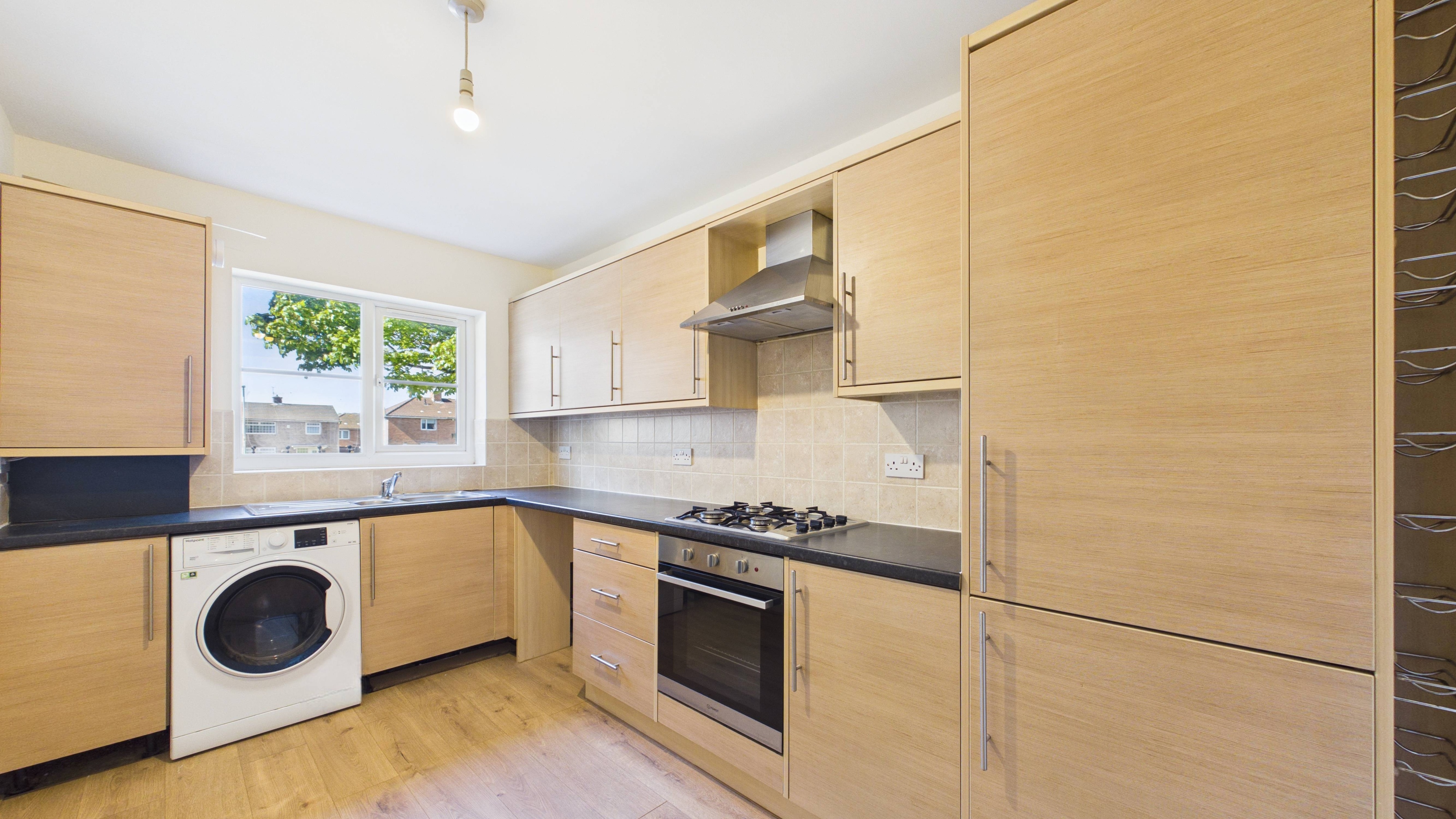 Image 8 - Kitchen (2)