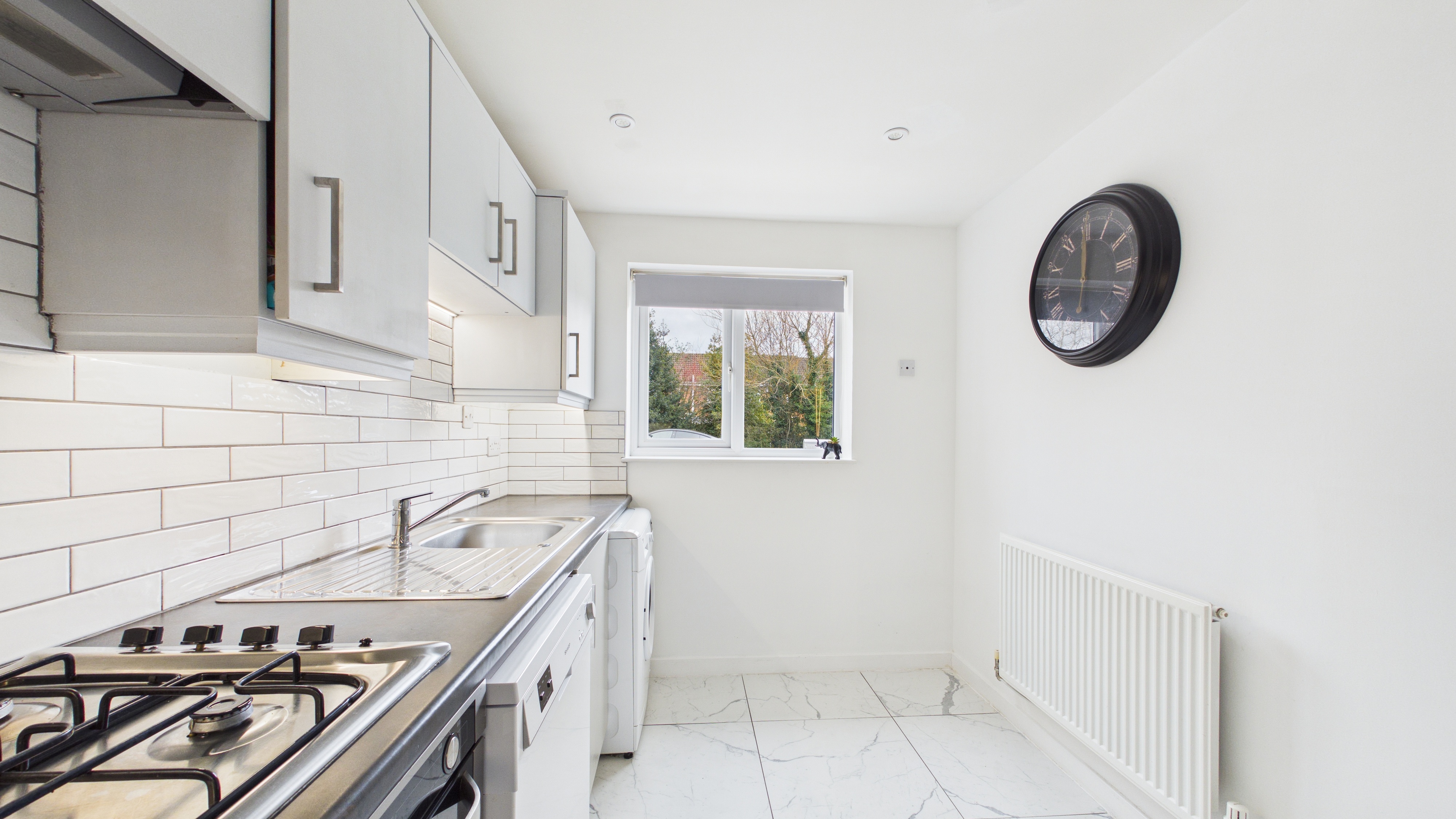 Image 8 - Kitchen (2)