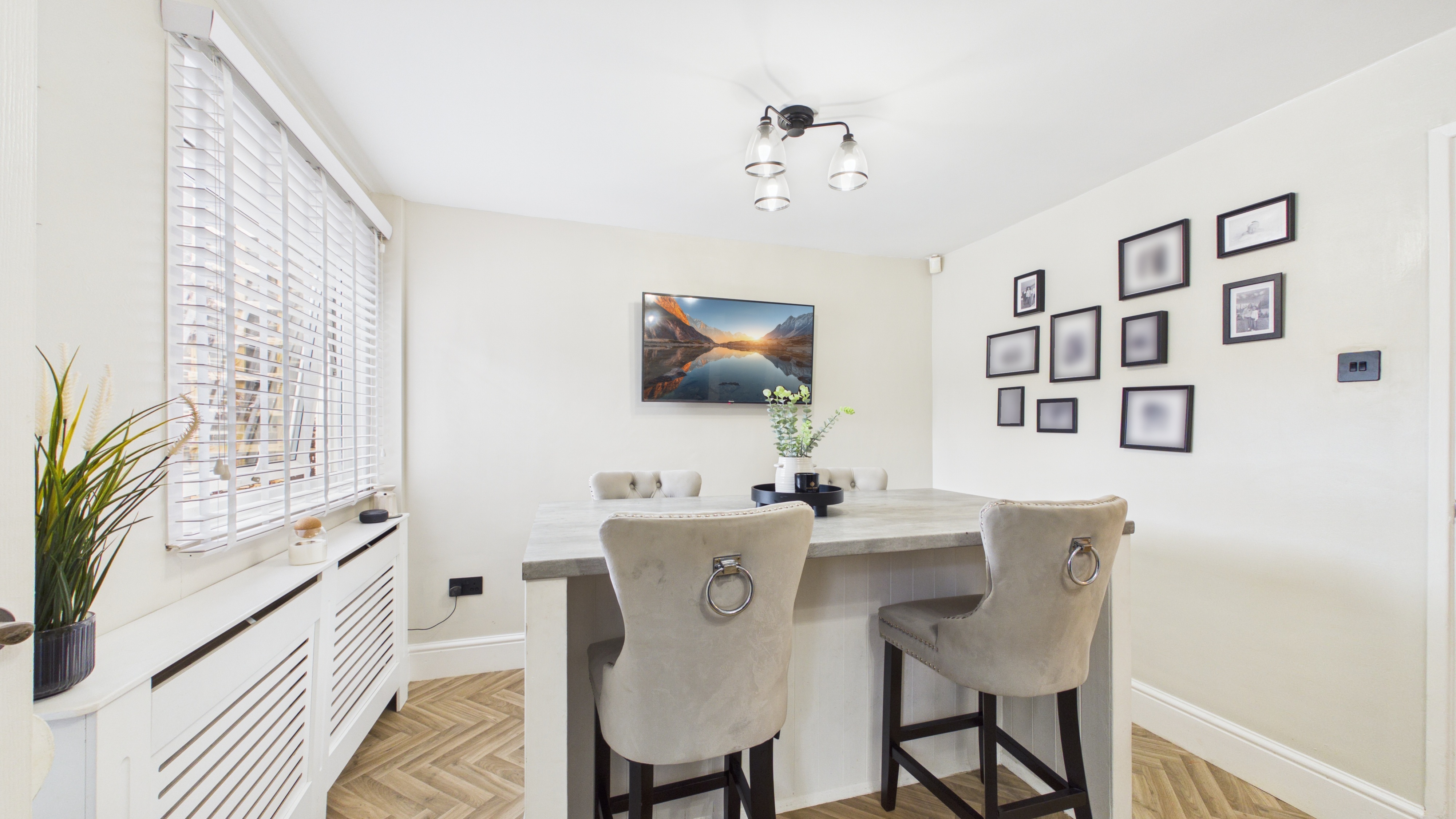 Image 5 - Kitchen / Dining Room (2)