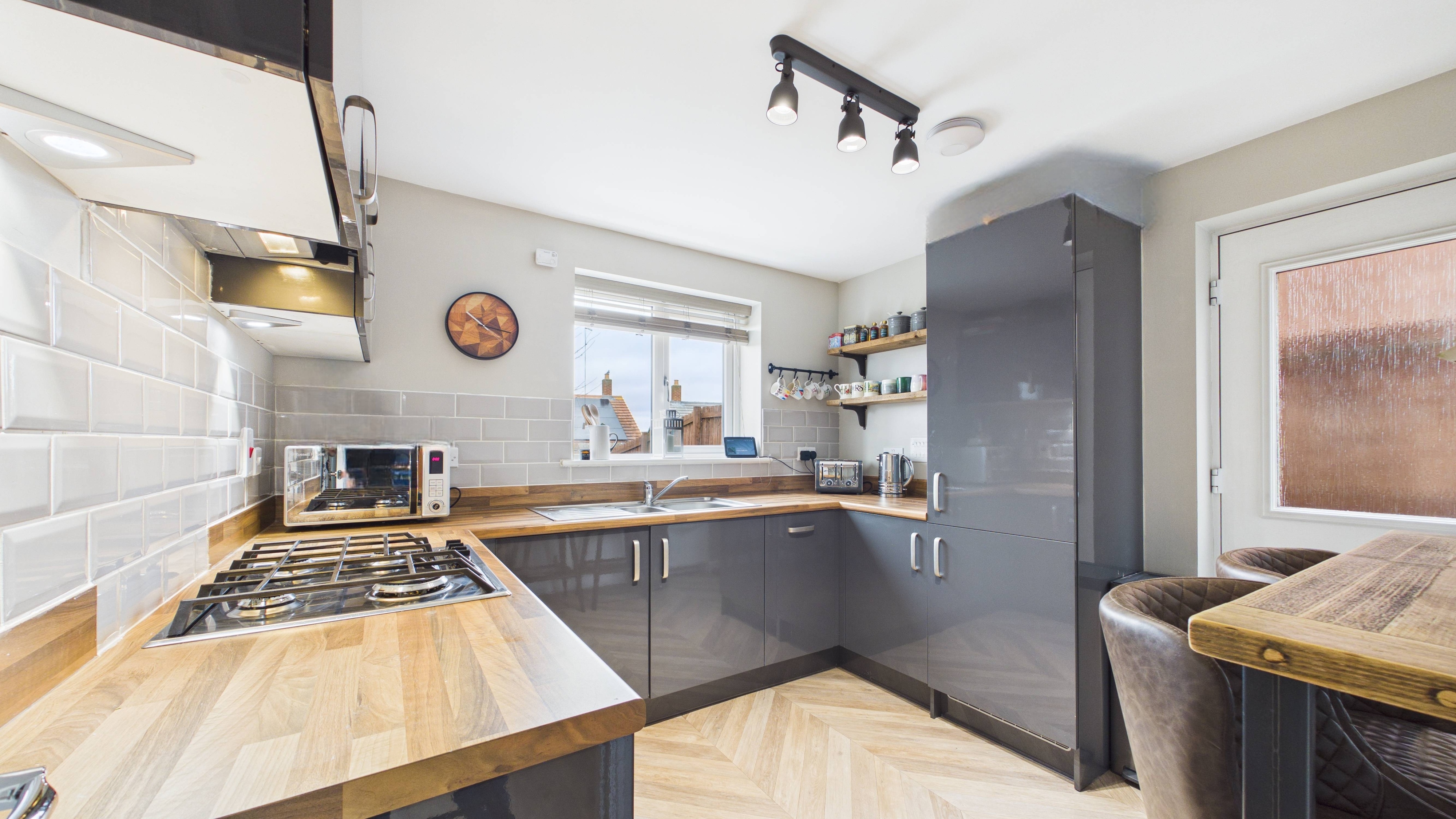 Image 9 - Kitchen (1)