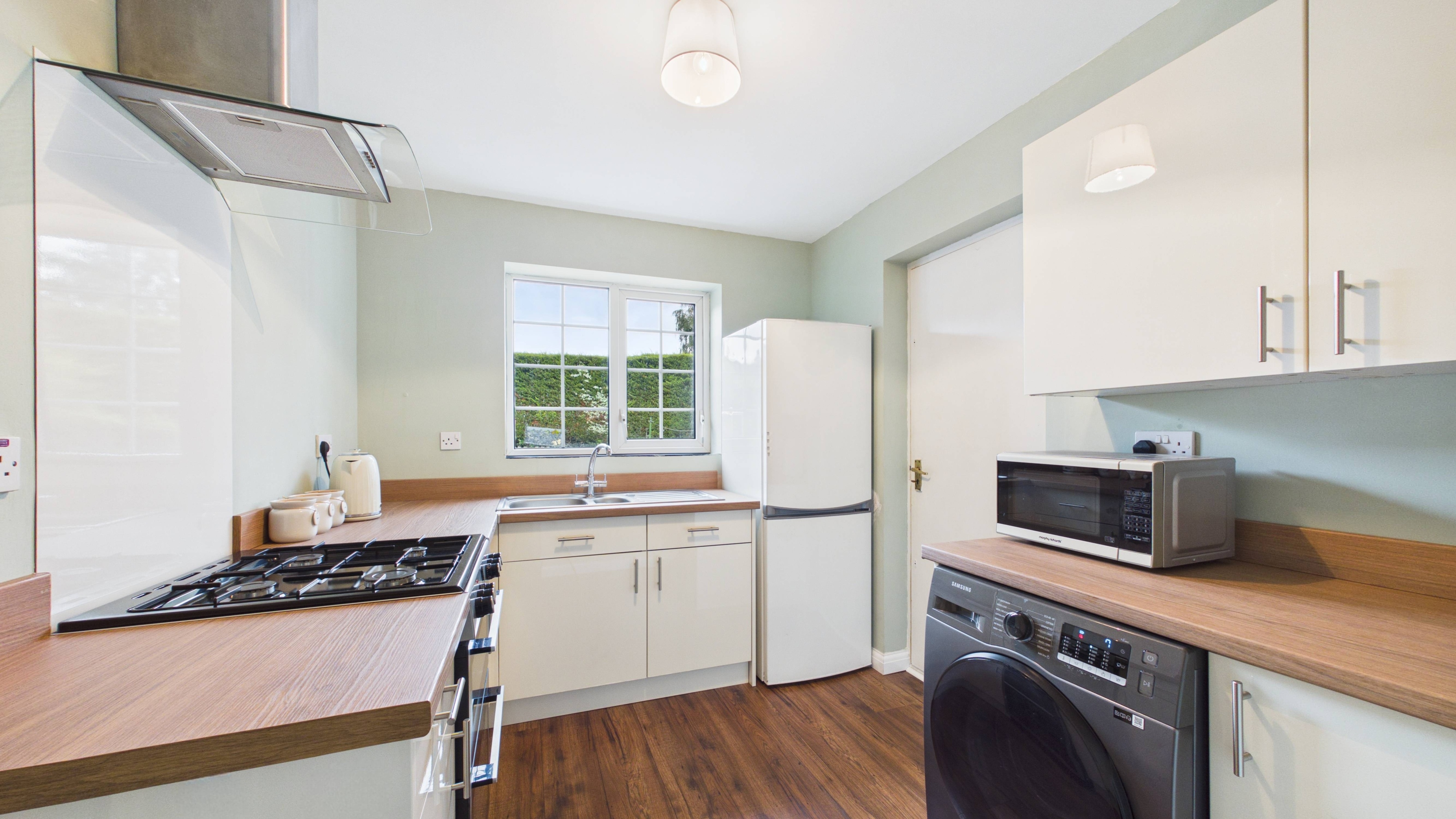 Image 9 - Kitchen (1)