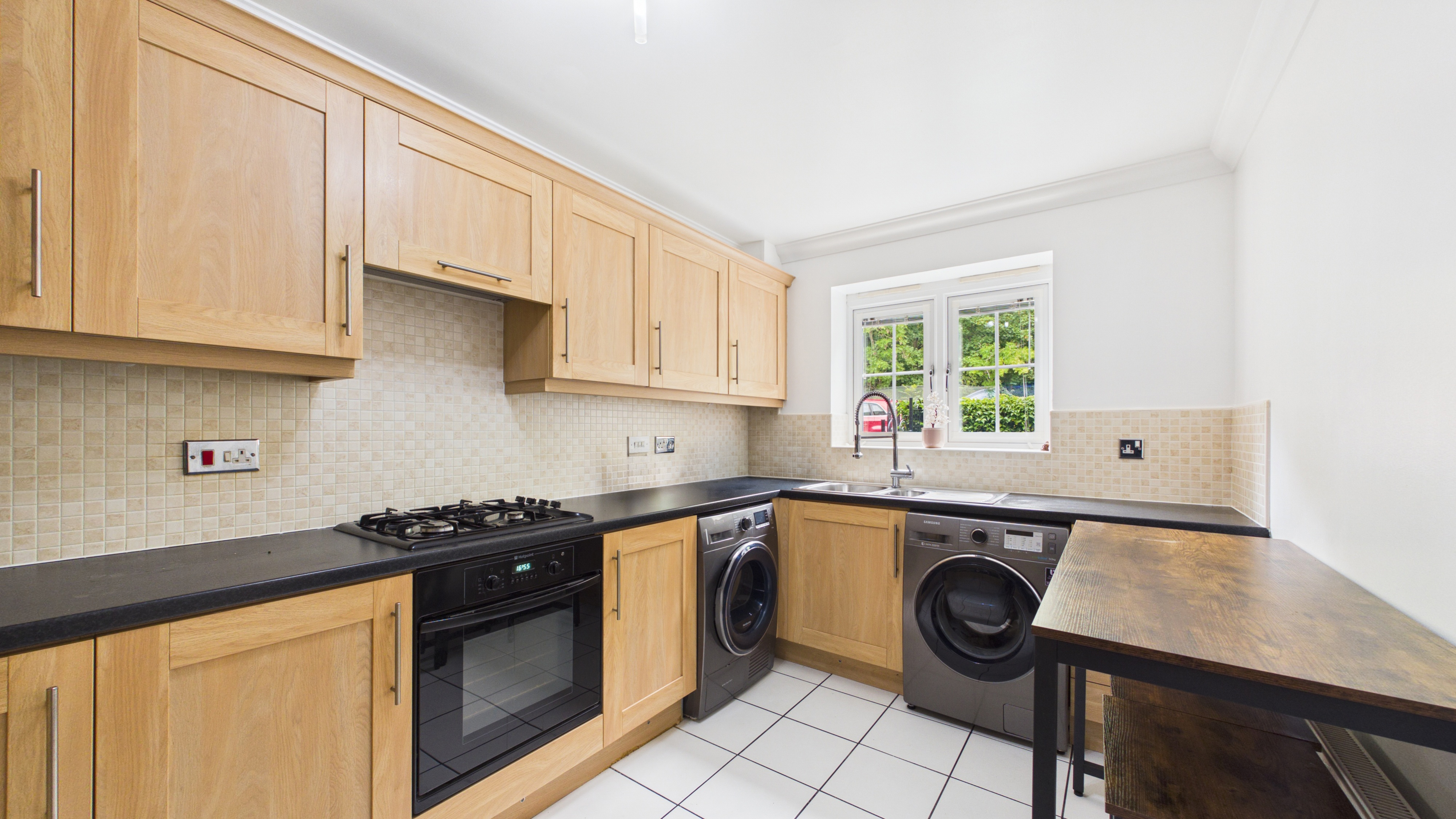 Image 10 - Kitchen (2)