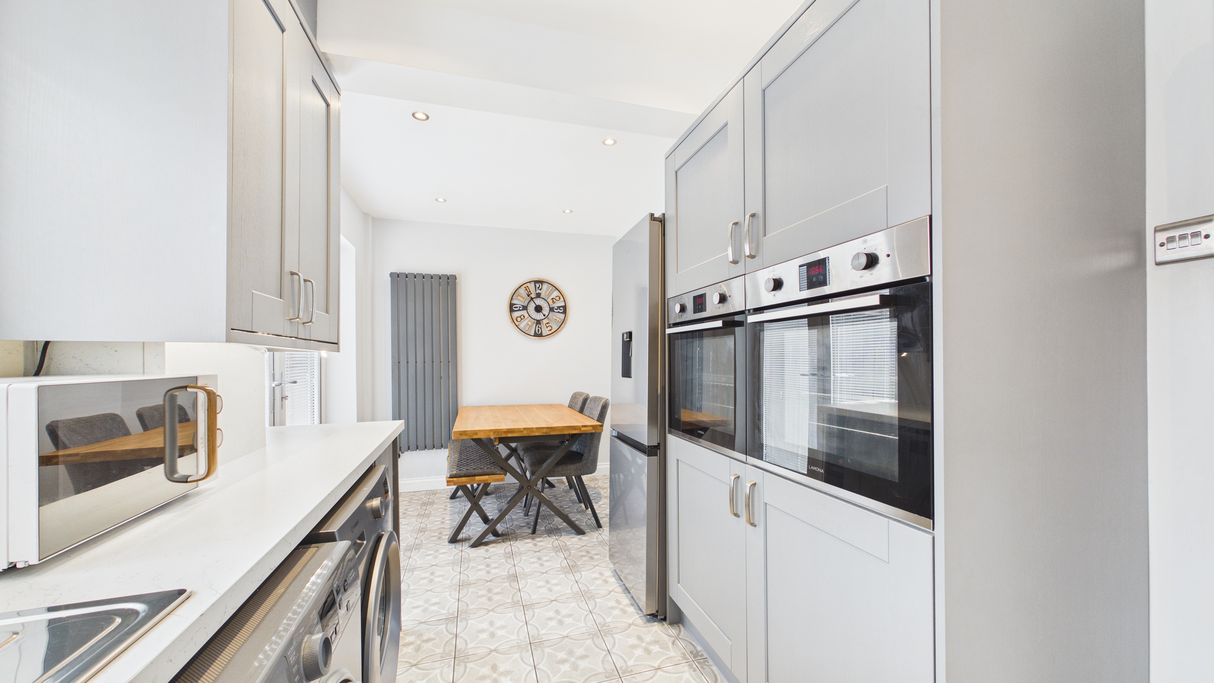 Image 9 - Kitchen / Dining Room (3)