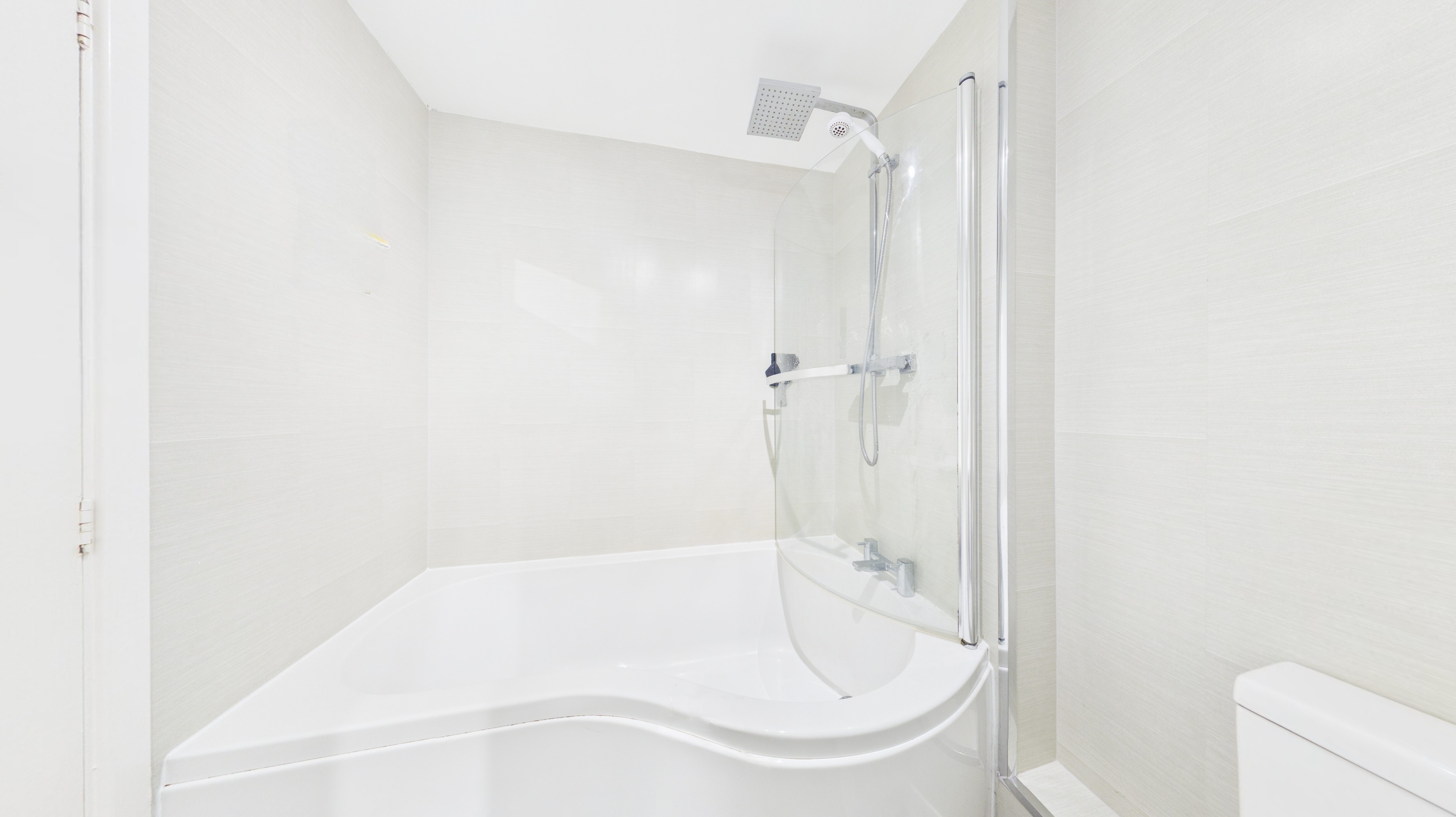 Image 16 - Bathroom (3)