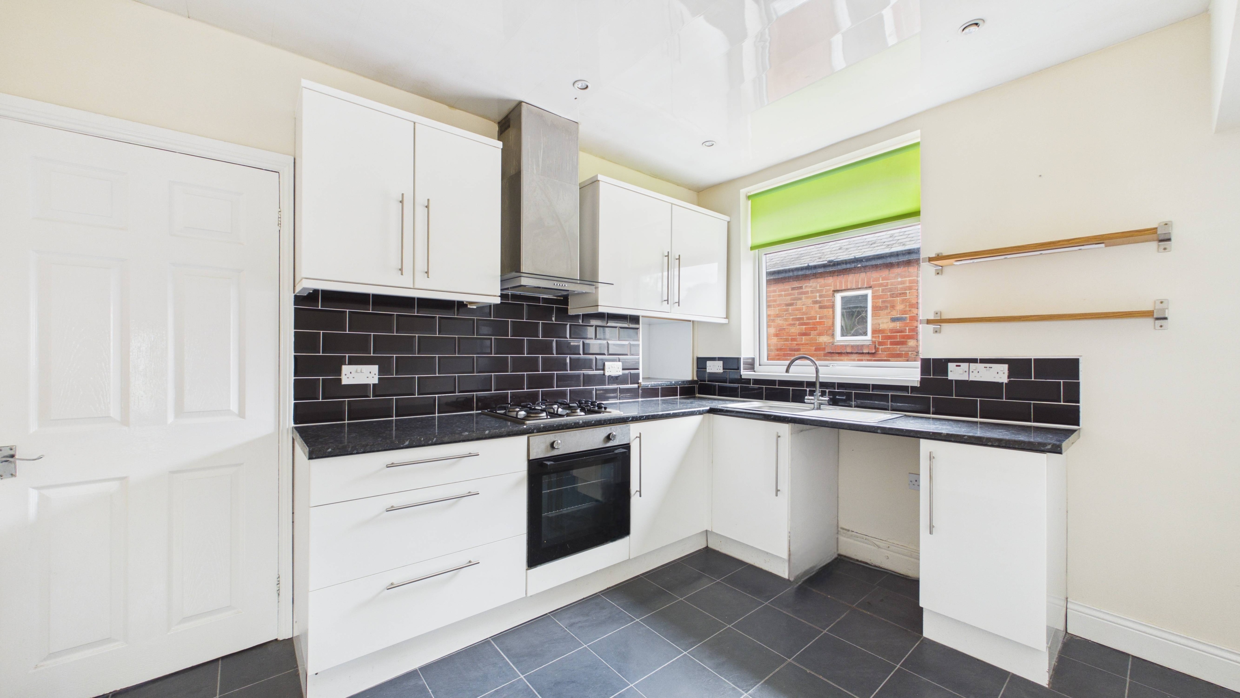 Image 8 - Kitchen (1)