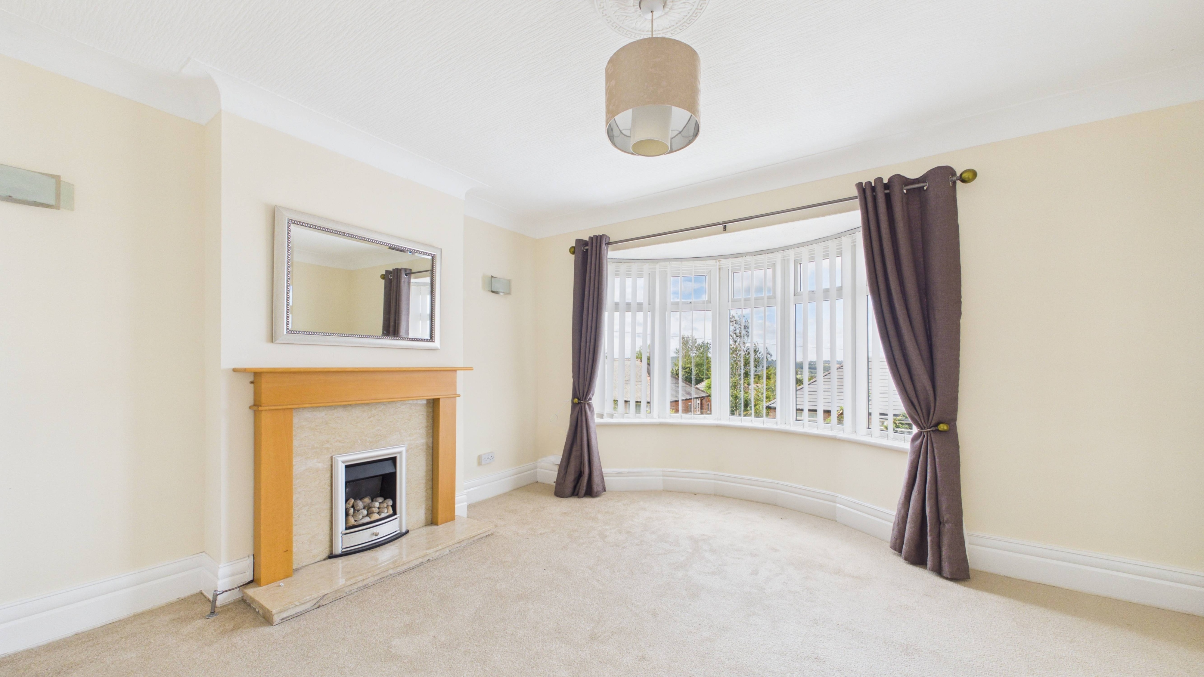 Image 5 - Living Room (1)