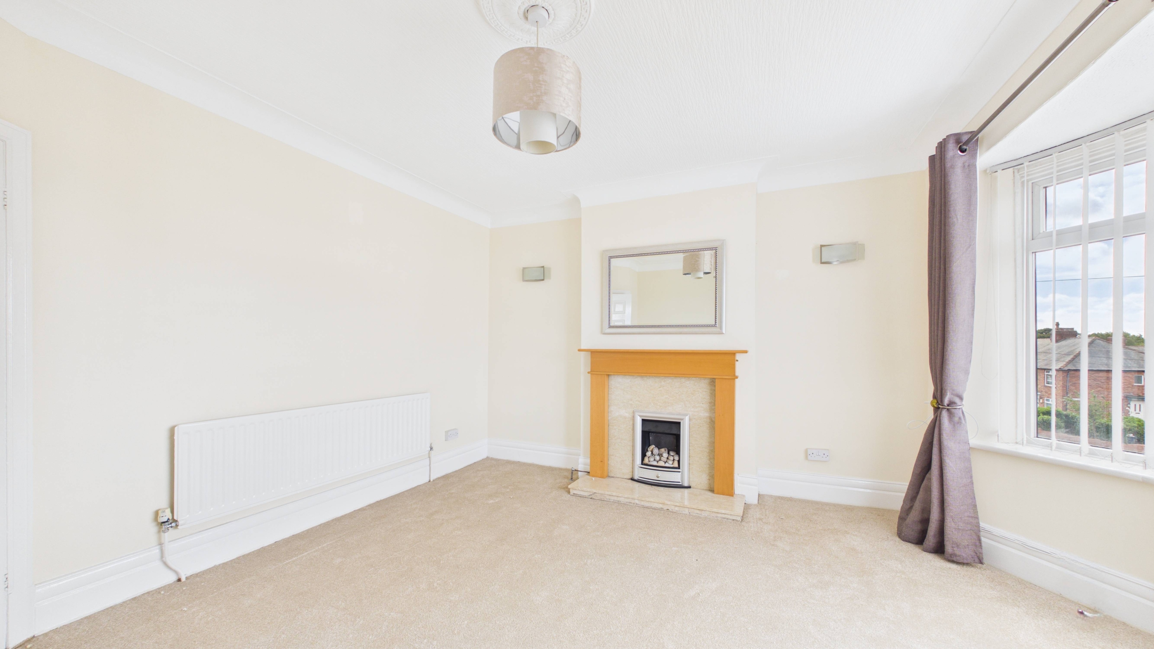 Image 6 - Living Room (2)