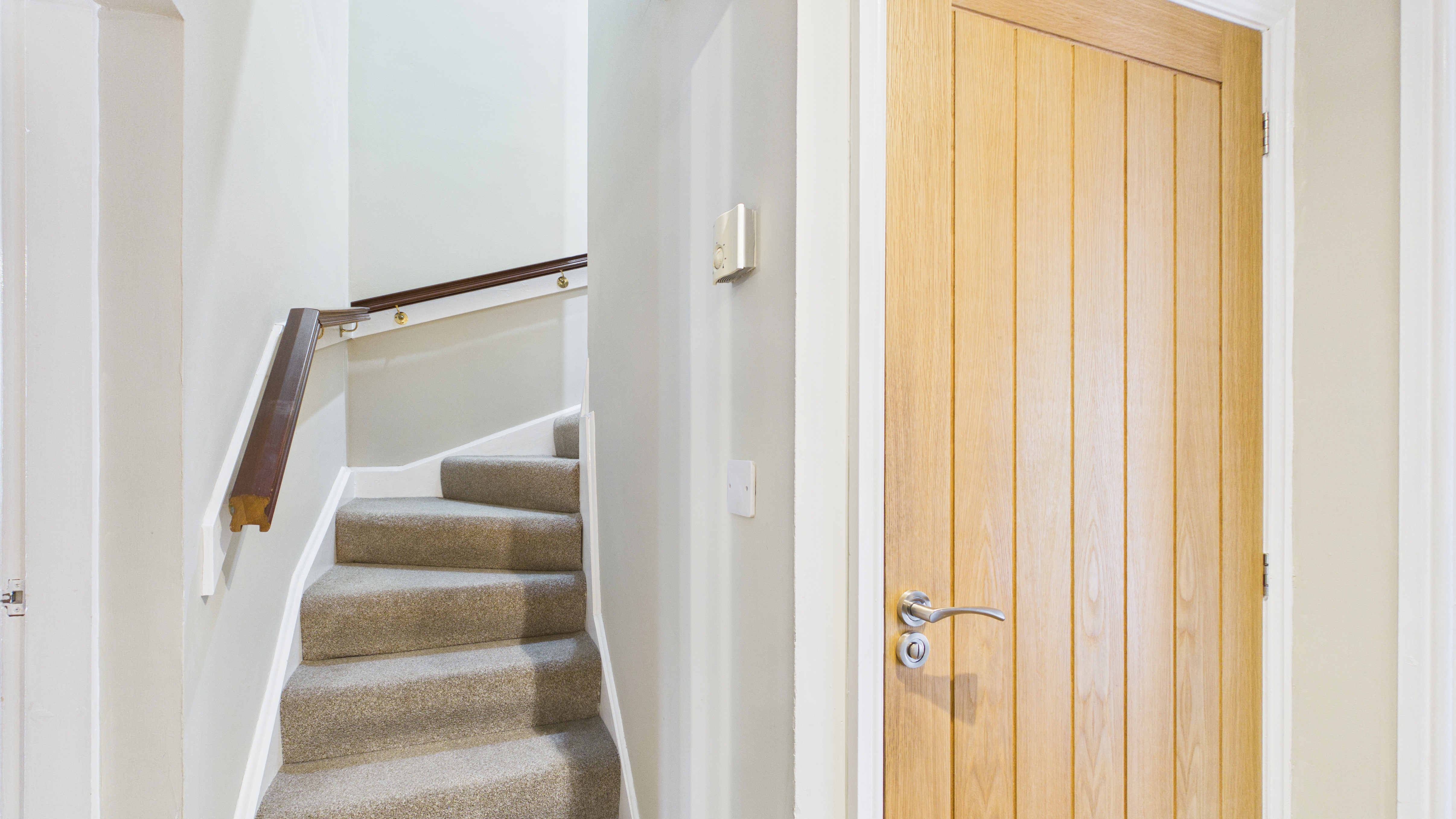 Image 5 - Hallway (1)