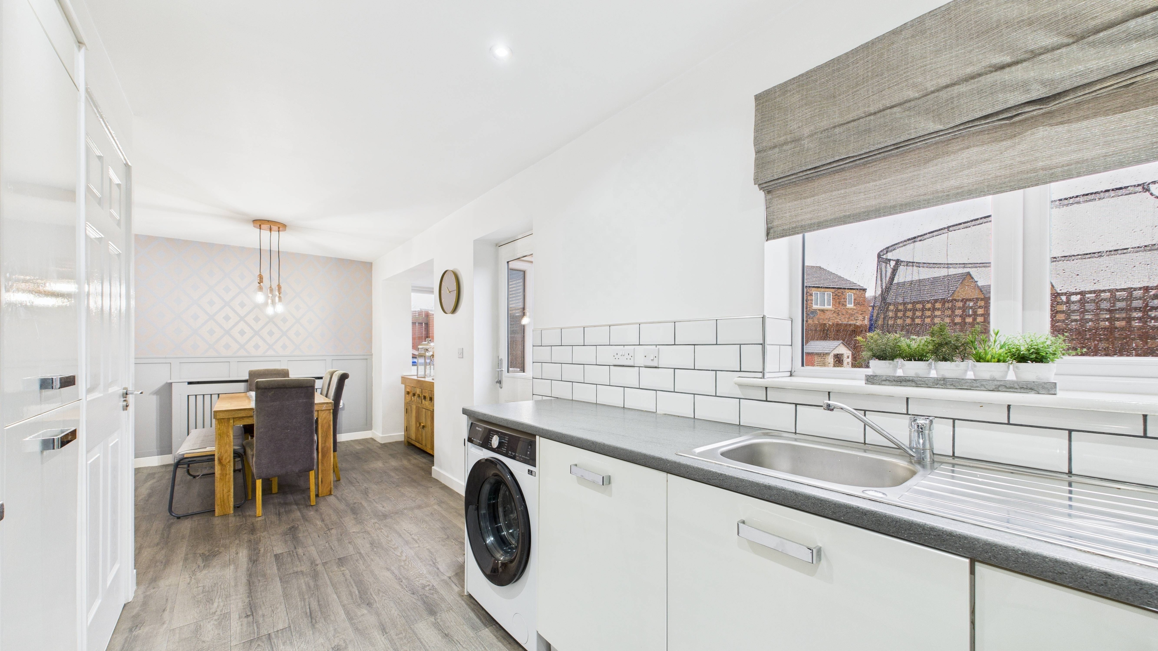 Image 6 - Kitchen (2)